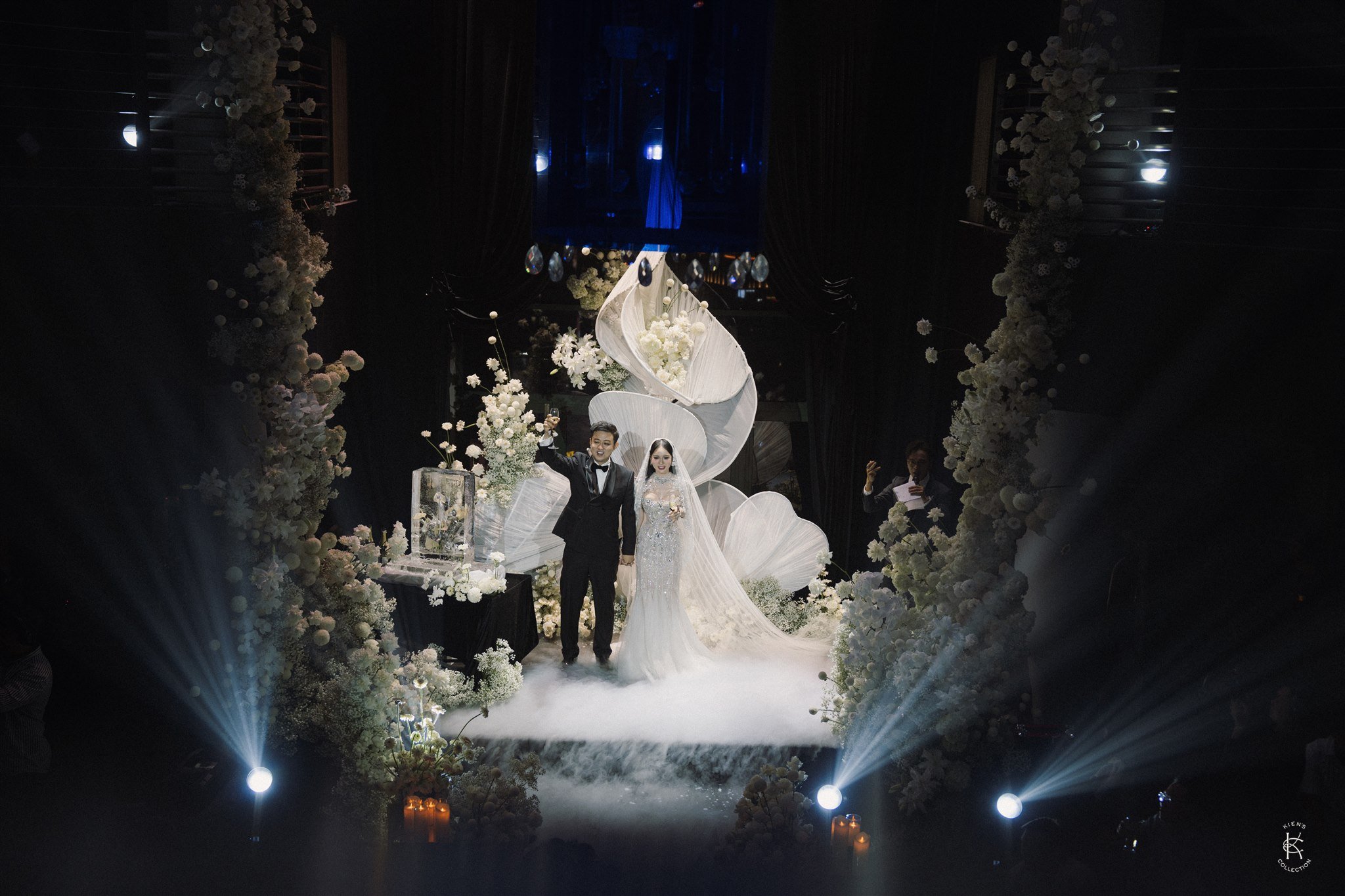 Ceremony 0102.jpg