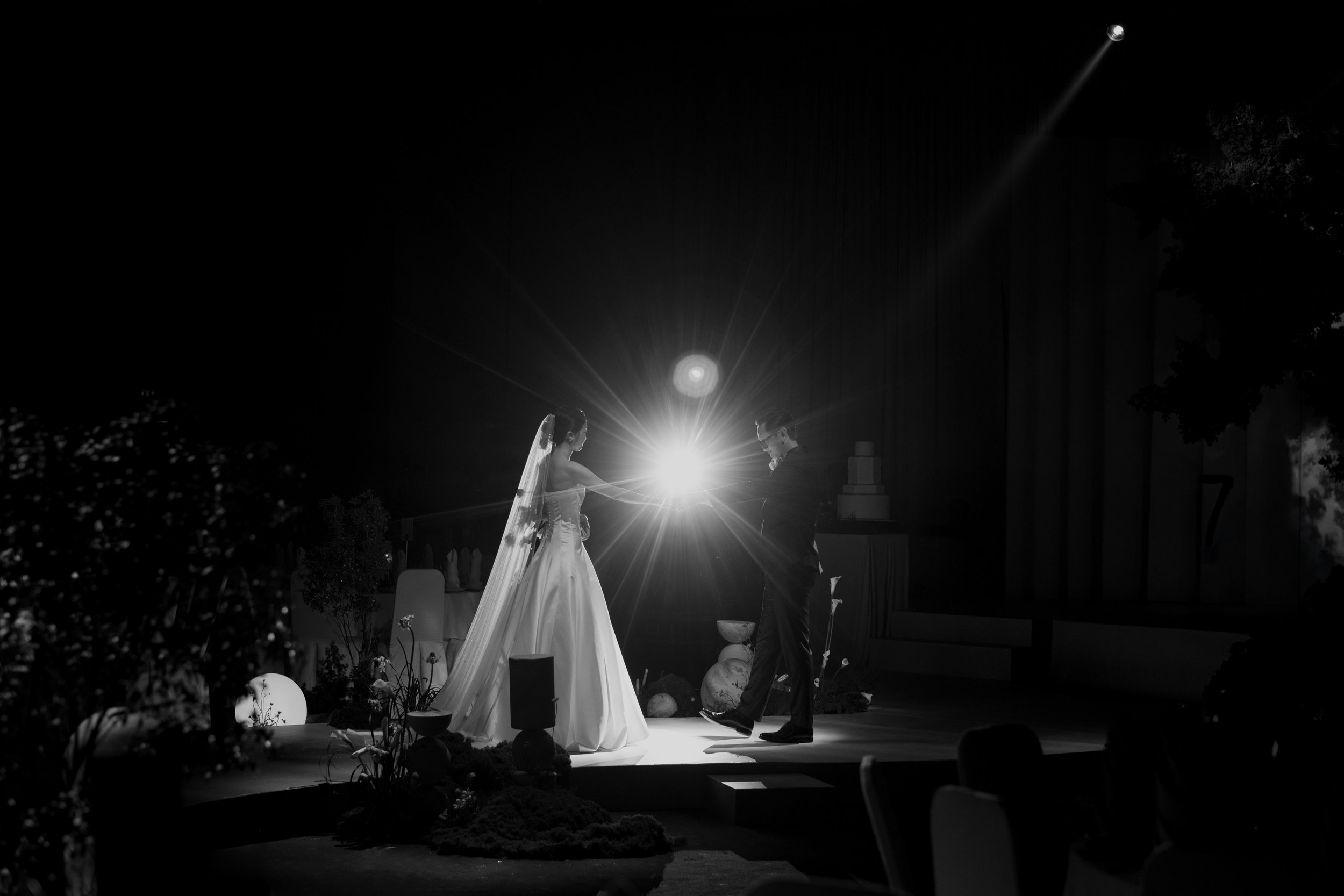 Sneakpeek_HuyNguyen_Wedding_Saigon_Vietnam_ThienTongPhotography_027TT2_0294.jpg