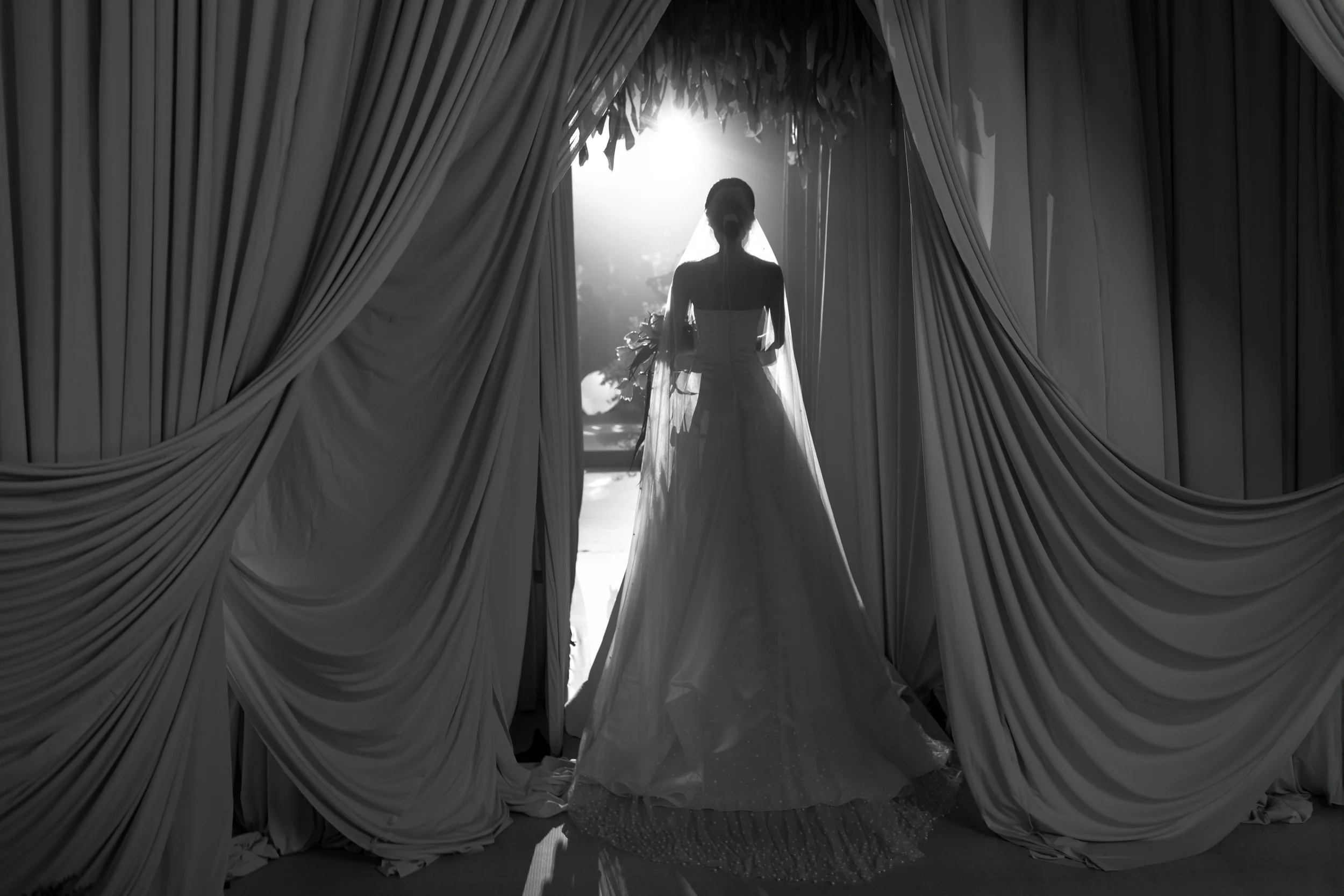 Sneakpeek_HuyNguyen_Wedding_Saigon_Vietnam_ThienTongPhotography_050TT1_4992.jpg