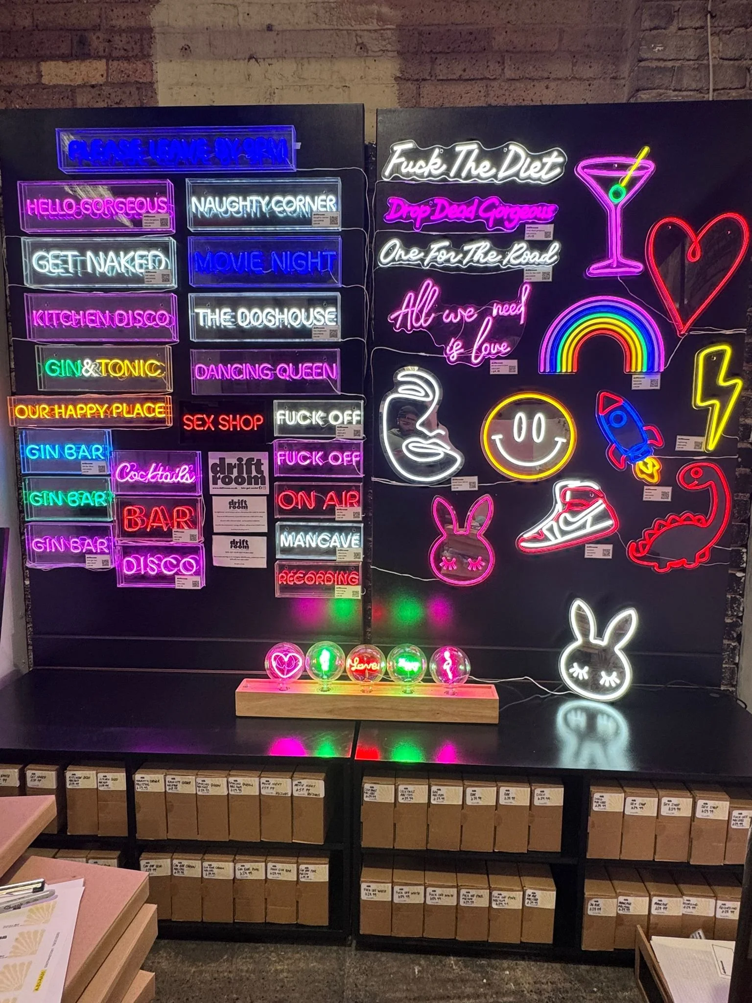 Bespoke Display Units - Amber Bright Ltd