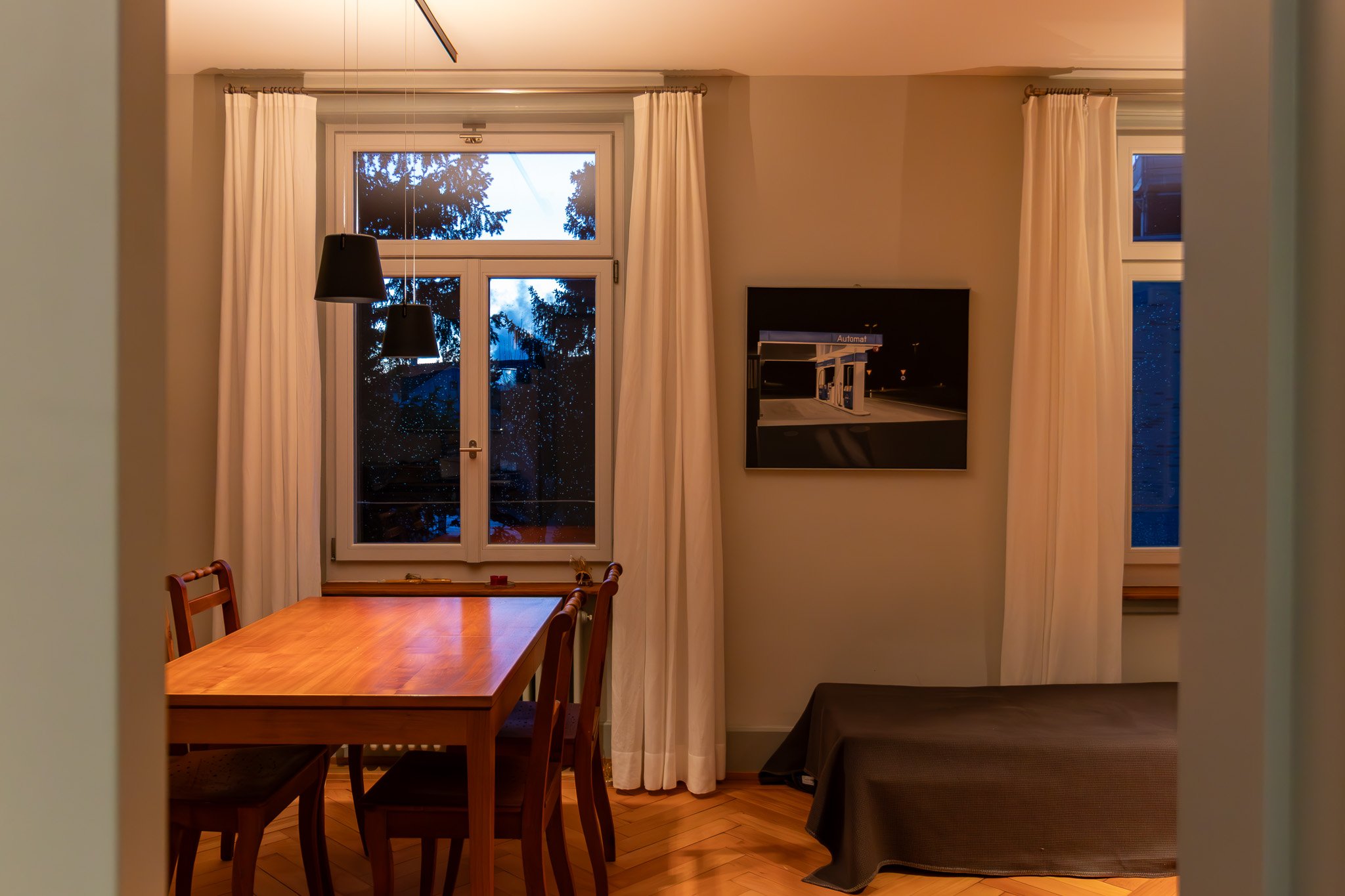 studio ombré a für die Sanierung eines historischen Einfamilienhauses in Weinfelden, Schweiz, ein vielschichtiges Lichtkonzept, das seinen Charakter bewahrt.