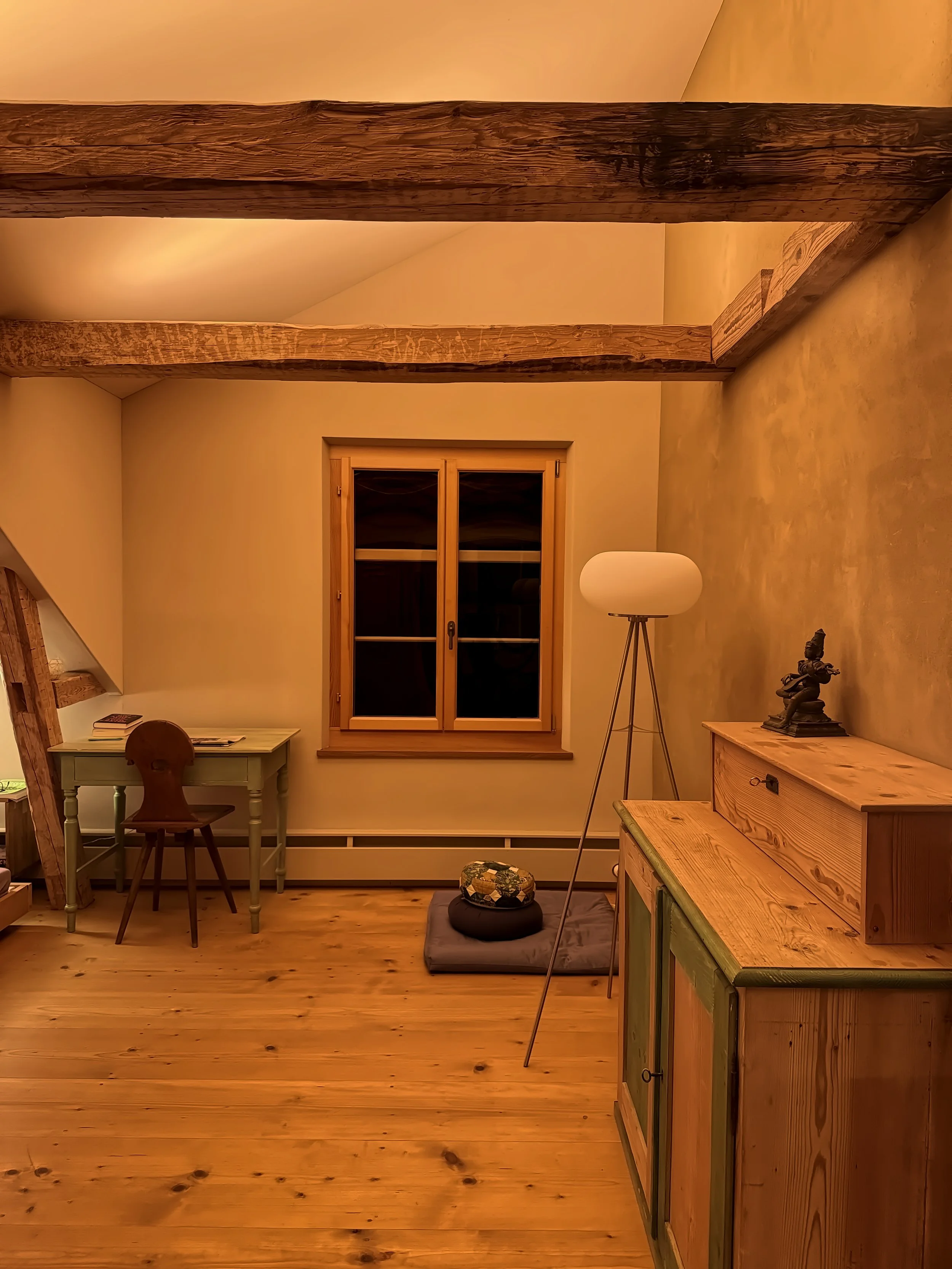 studio ombré entwickelte ein Lichtkonzept für die Sanierung eines Mehrgenerationenhauses in Weinfelden und integrierte es in die bestehende Architektur.