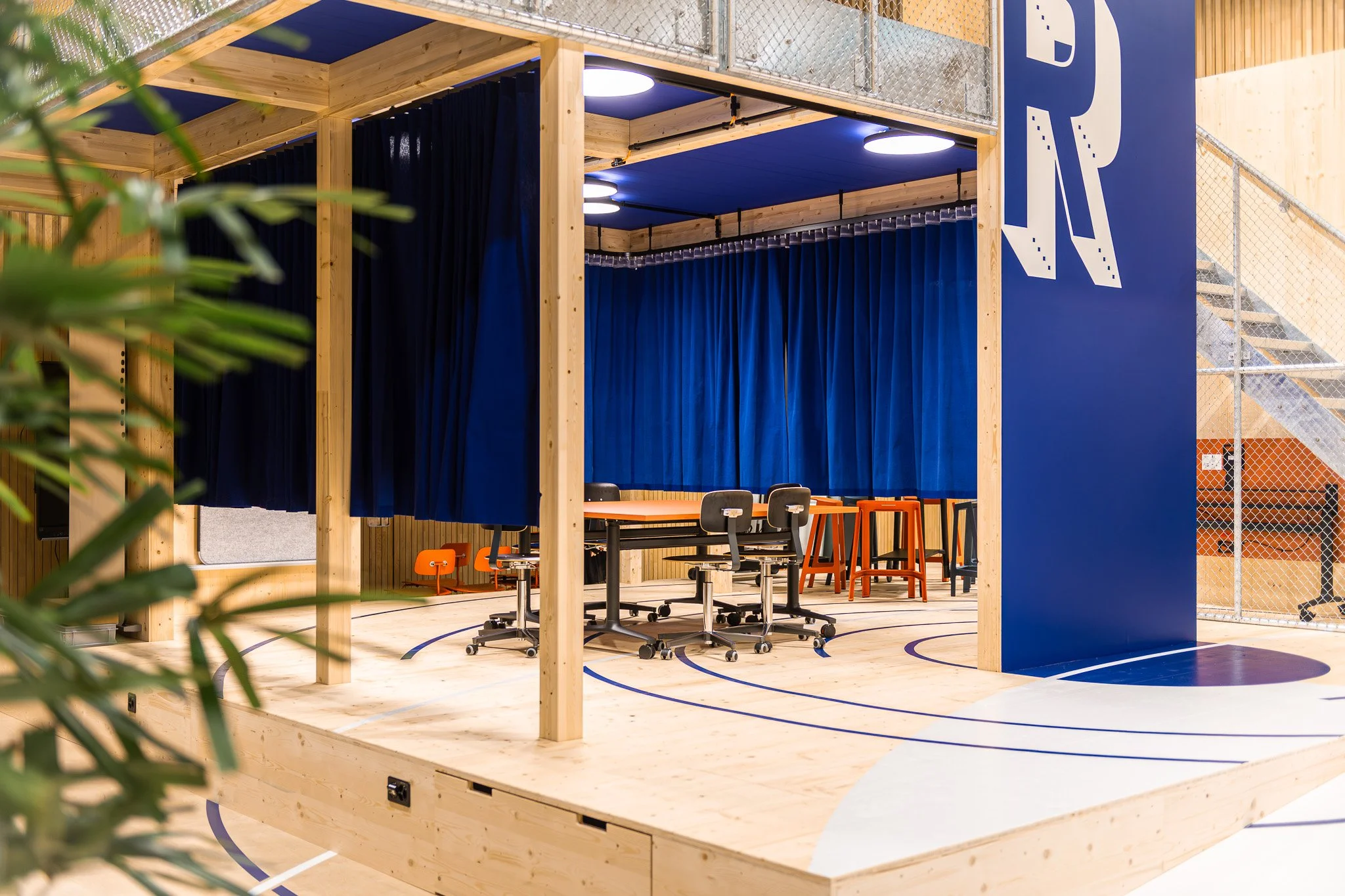 Flexibler Lern- und Coworking-Raum - Lichtdesign studio ombré Schweiz