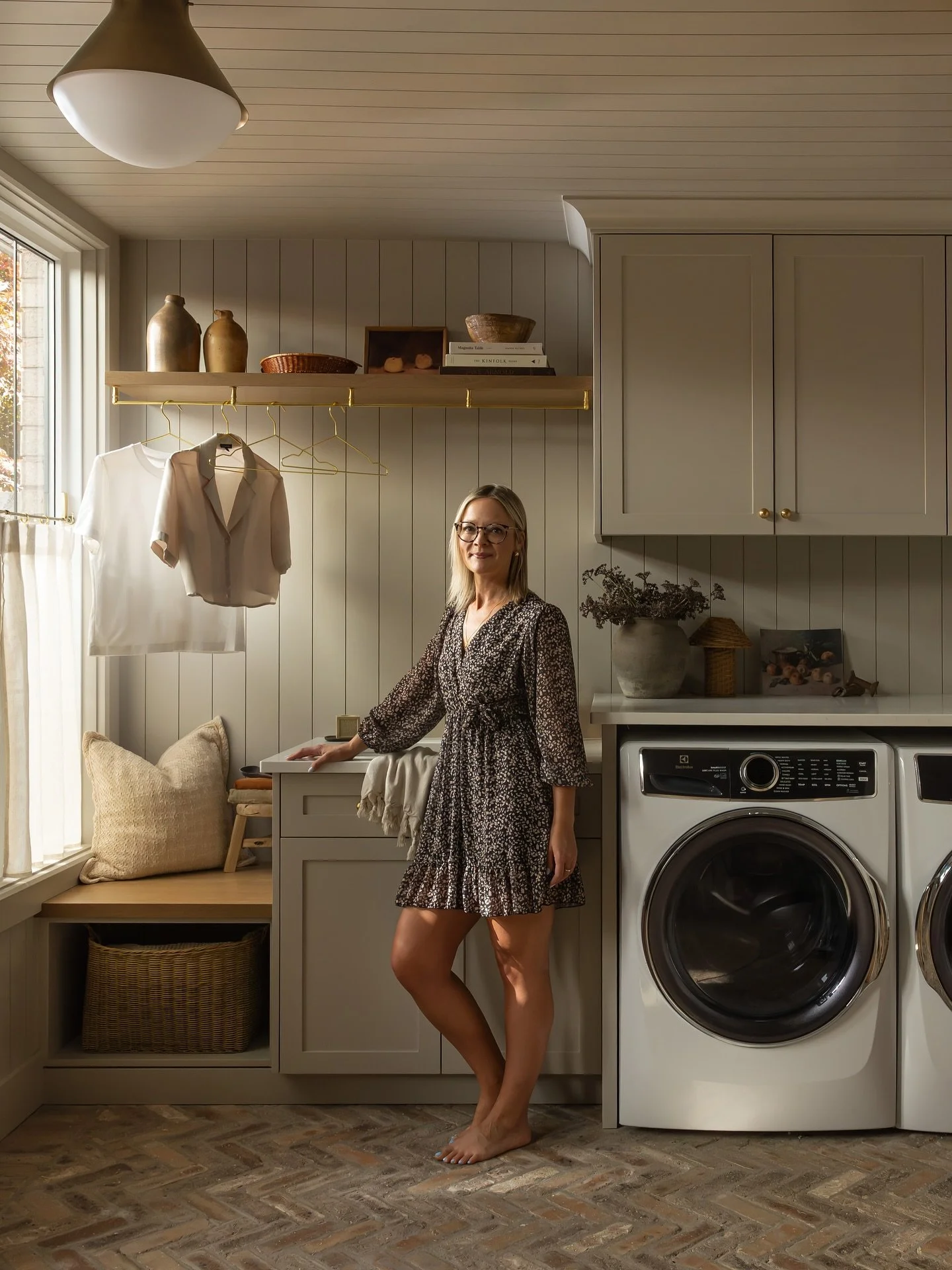 The laundry room of our dreamssss. 

We are literally obsessed. 

I do 67 loads of laundry a week (yes, 67&hellip;I have teens IYKYK). I would happily do every one of them smiling and content if it were in this space 🧺 

Design |  @buttercupdesignin