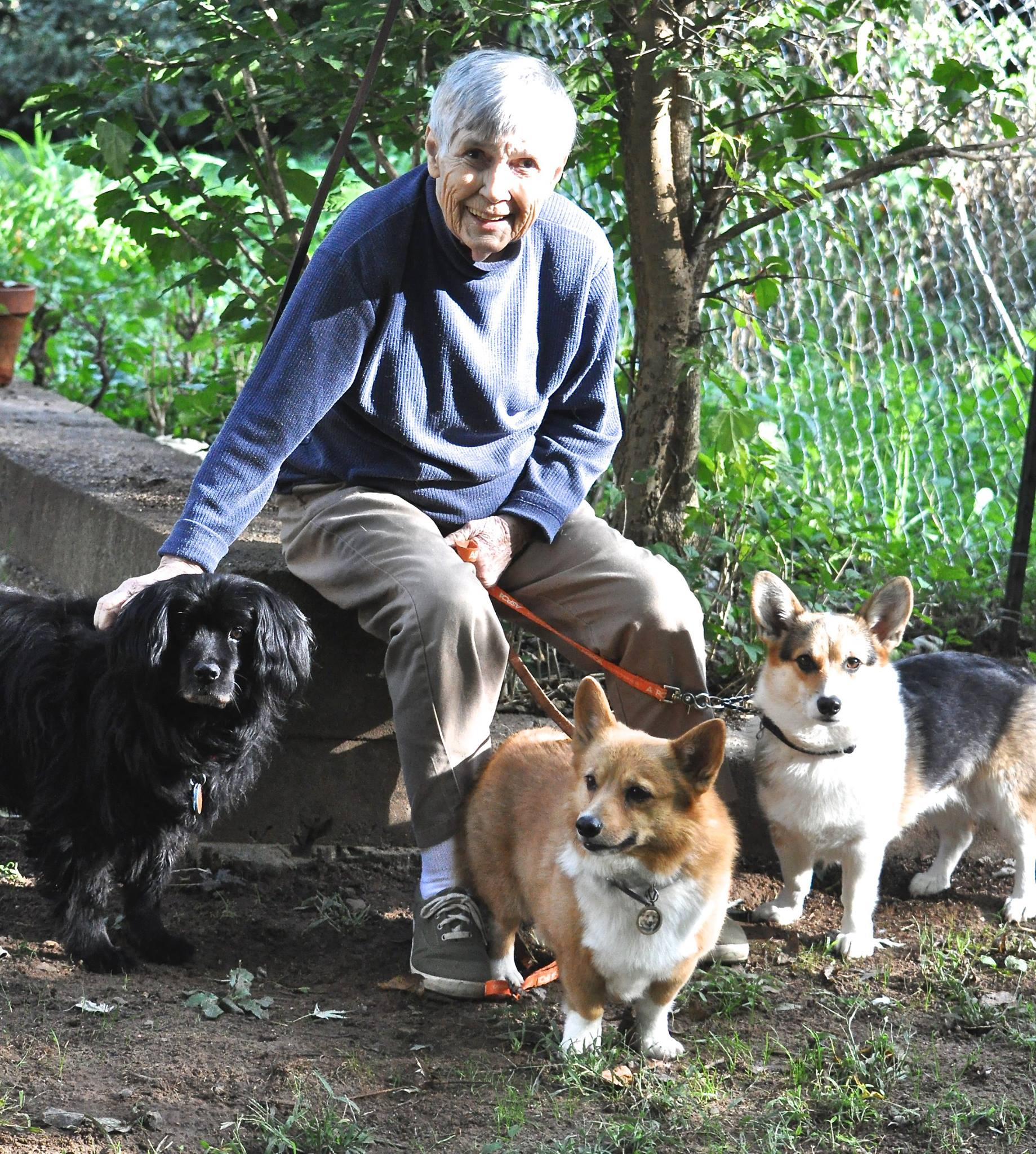 Lib Horn and her pal Liza, with my pals Sticklet and Dave, at her home October 2014