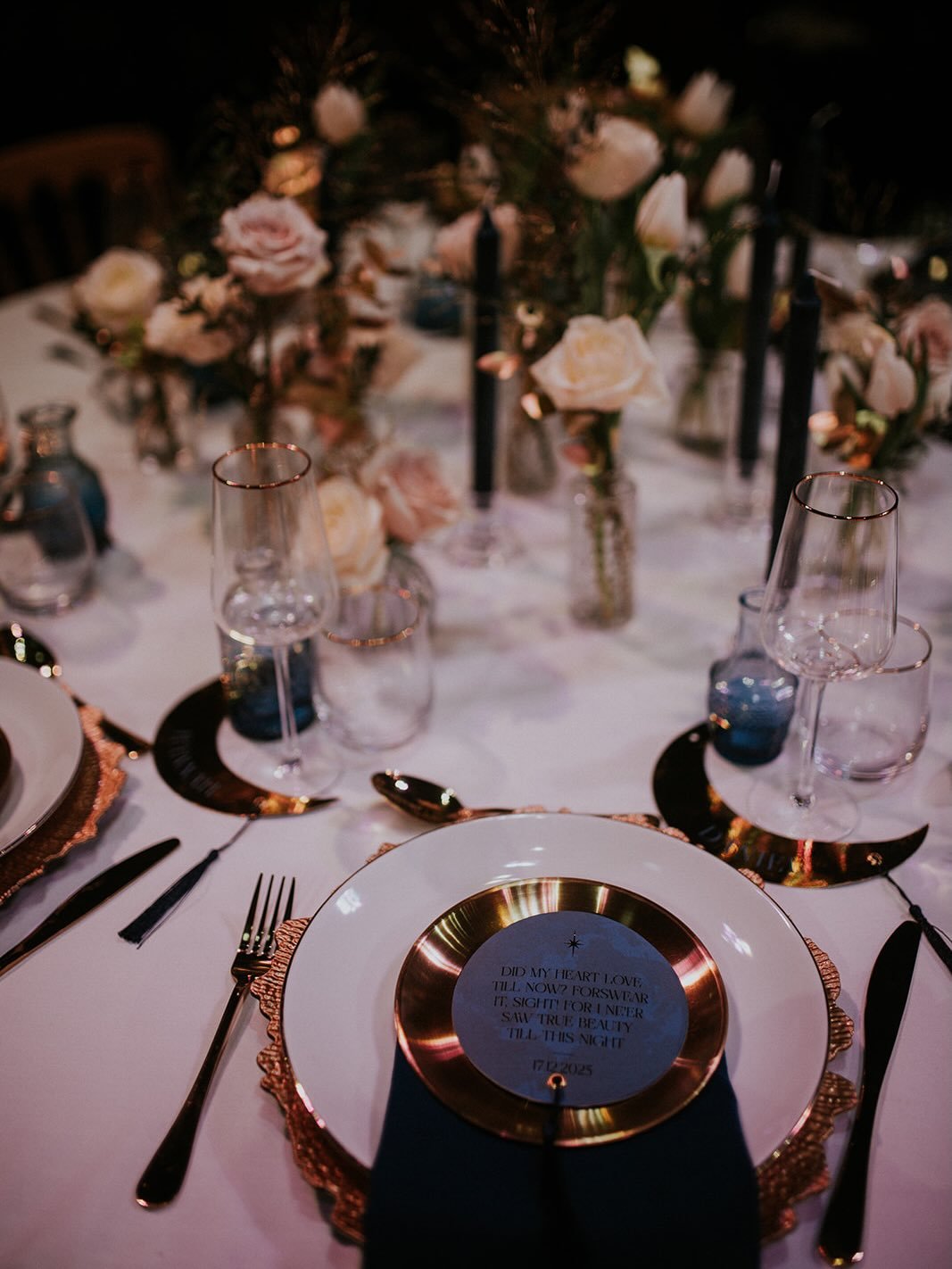 I&rsquo;m sorry but a wedding, at a circus, with aerialists above = genius!

There are so many elements of this styled shoot that I loved thank you to the super talented suppliers involved! And thank you to the incredible @wildcherrycontent for inclu