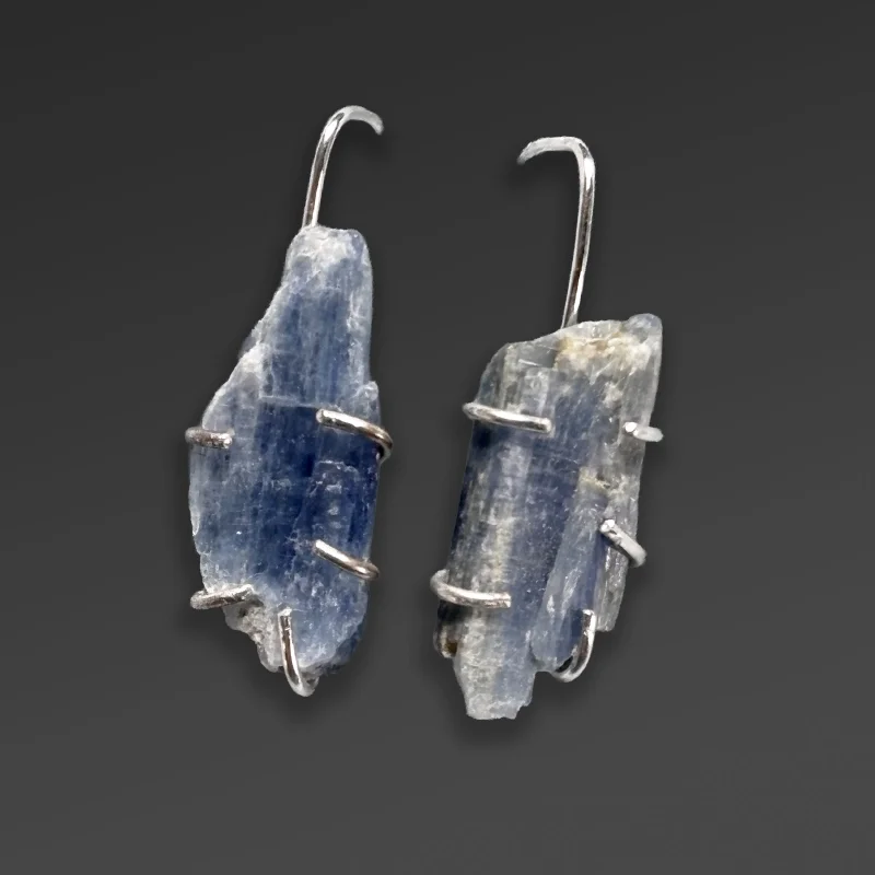 North_RawKyanite_800.webp