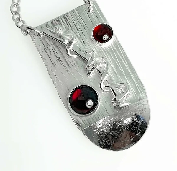 North_hanging flowers_03_600.webp