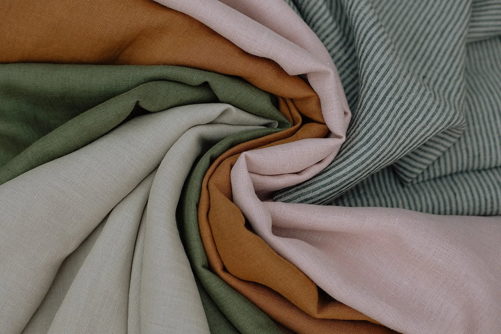 The Great Summer Fabric Myth: Why You’re Wearing the Wrong Clothes This Season