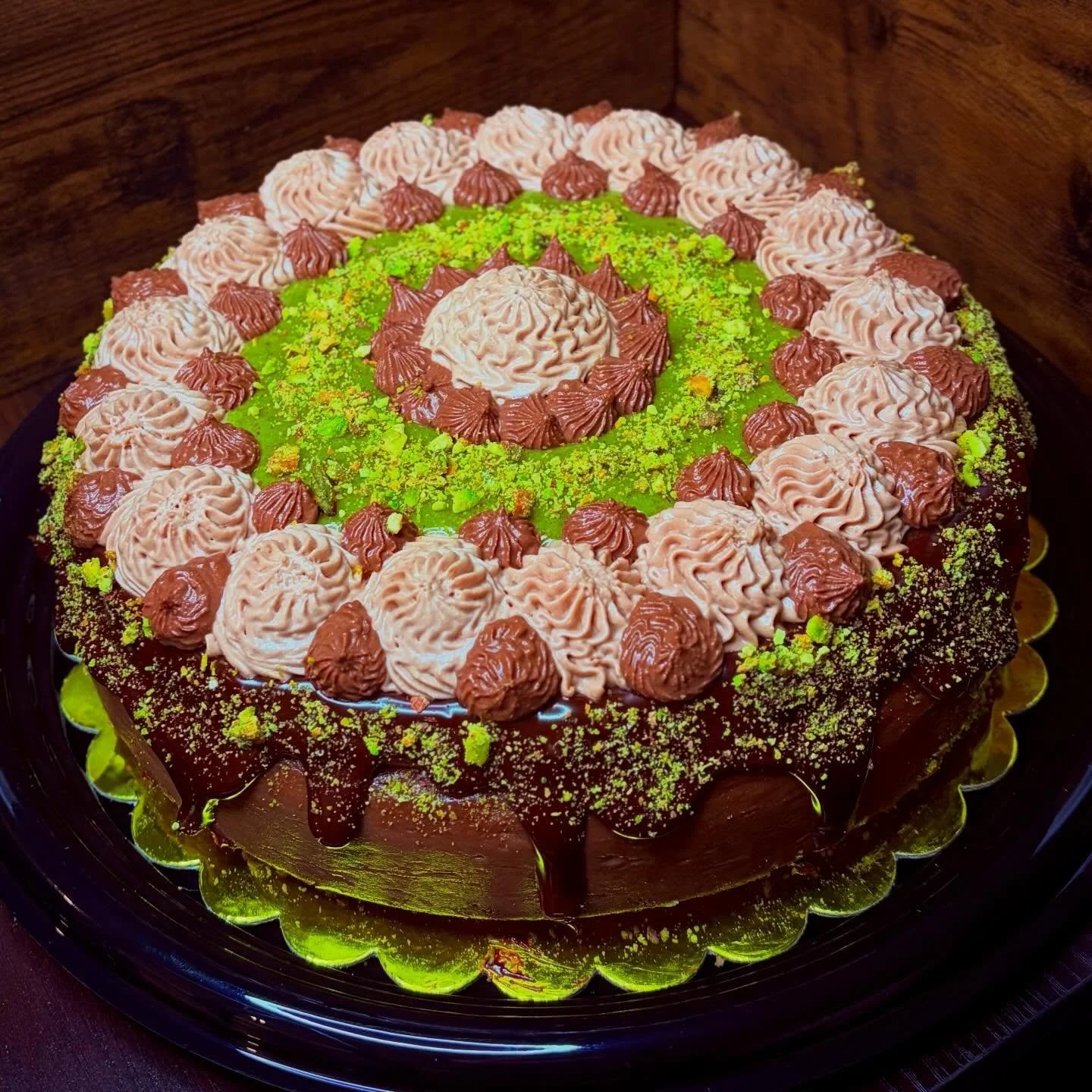 ✨ GO BIG OR GO HOME! ✨
You&rsquo;ve seen the minis, but have you met the Matriarch? 👑 We will be sending this full-size Dubai Chocolate Cheesecake off with one of our wonderful regulars!

We&rsquo;ve taken that iconic, crunchy pistachio and kataifi 