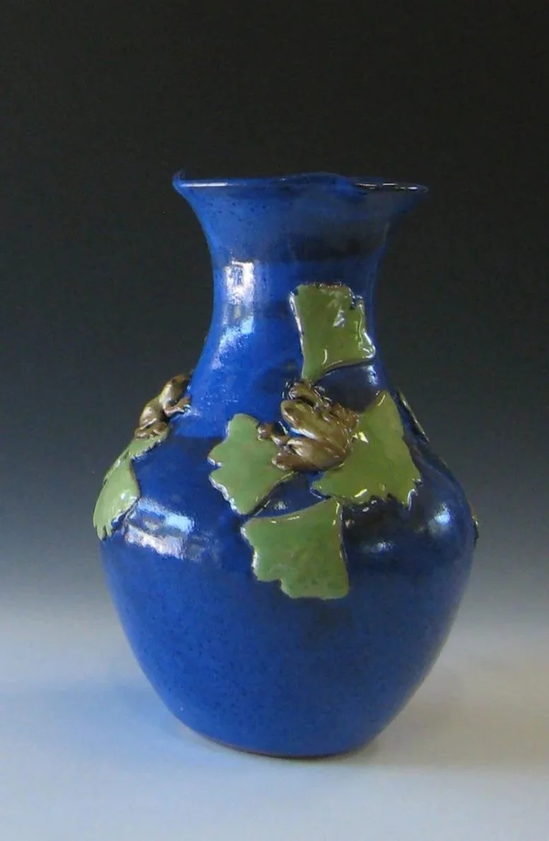 Large Vase with Frogs