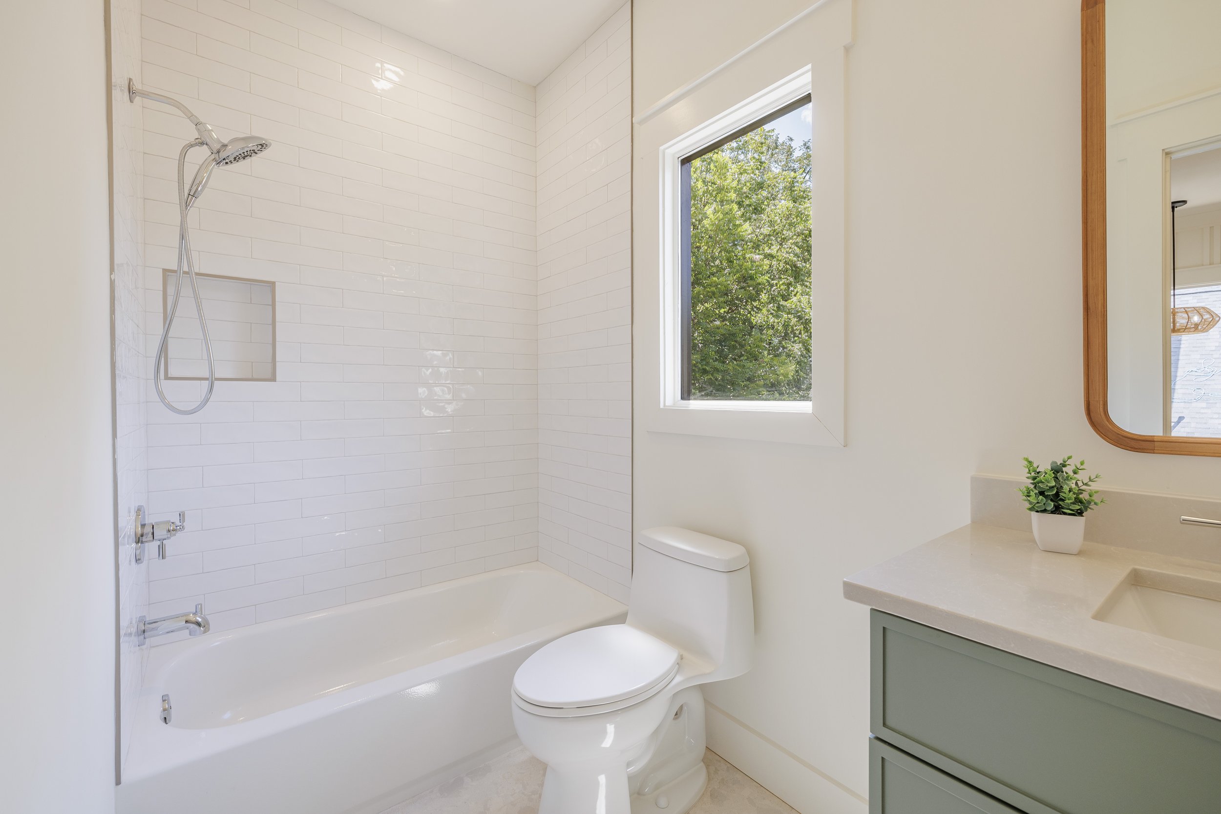 HDR bathroom listing photo Suwanee GA