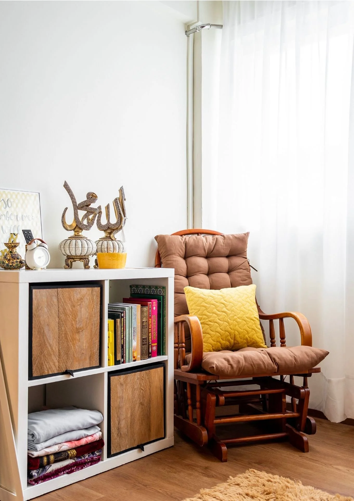 CONDOMINIUM SPACE - READING CORNER