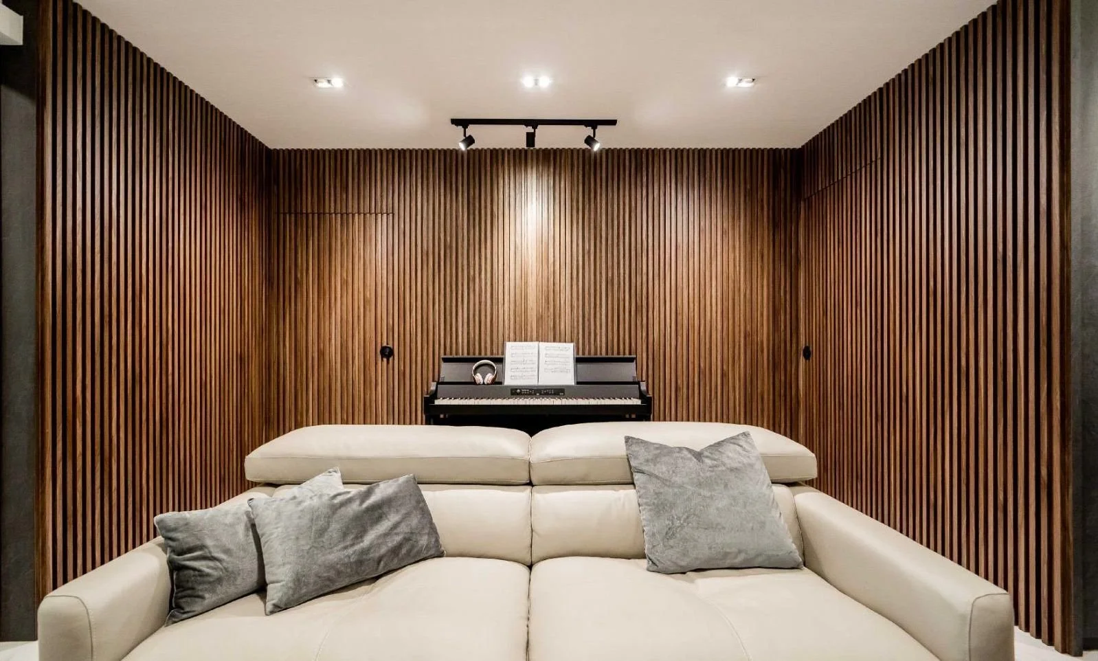 HDB RESALE - LIVING ROOM