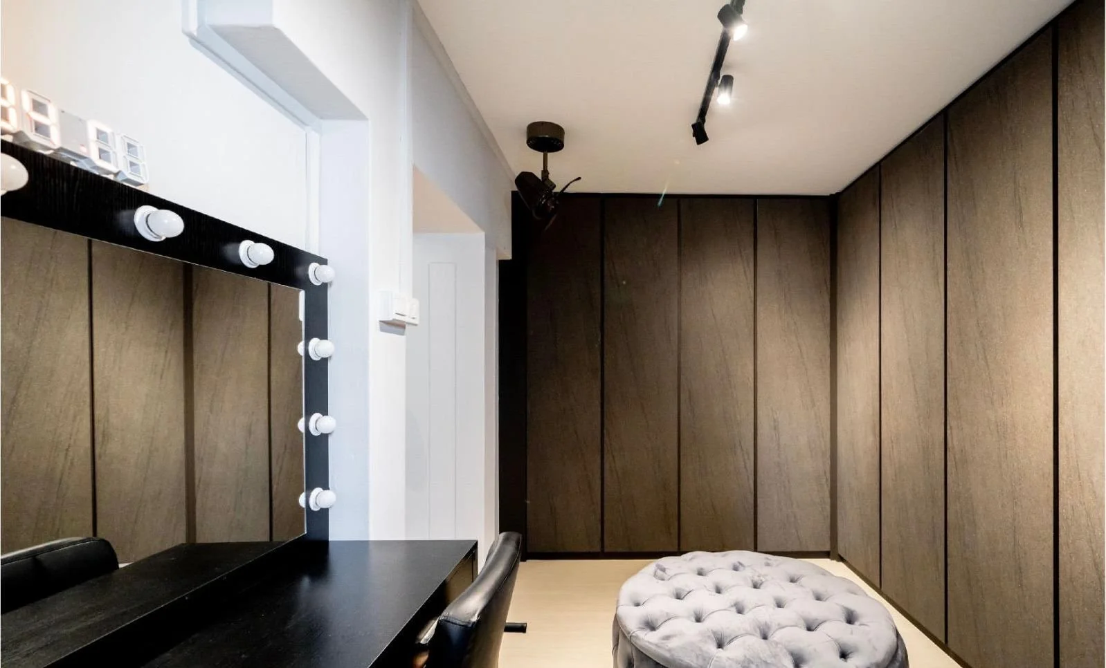 HDB RESALE - VANITY CORNER