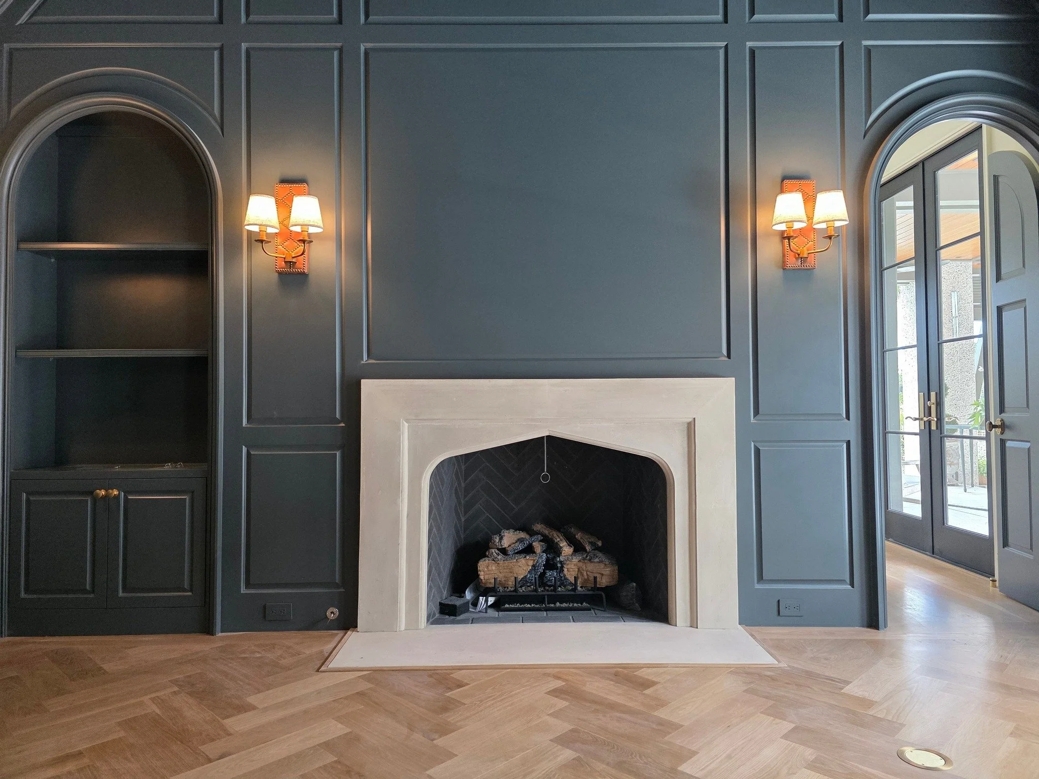 Dark &amp; Moody!

 #charlestonsc #charleston #charlestonbuilder #charlestonbuilders #finishcarpentry