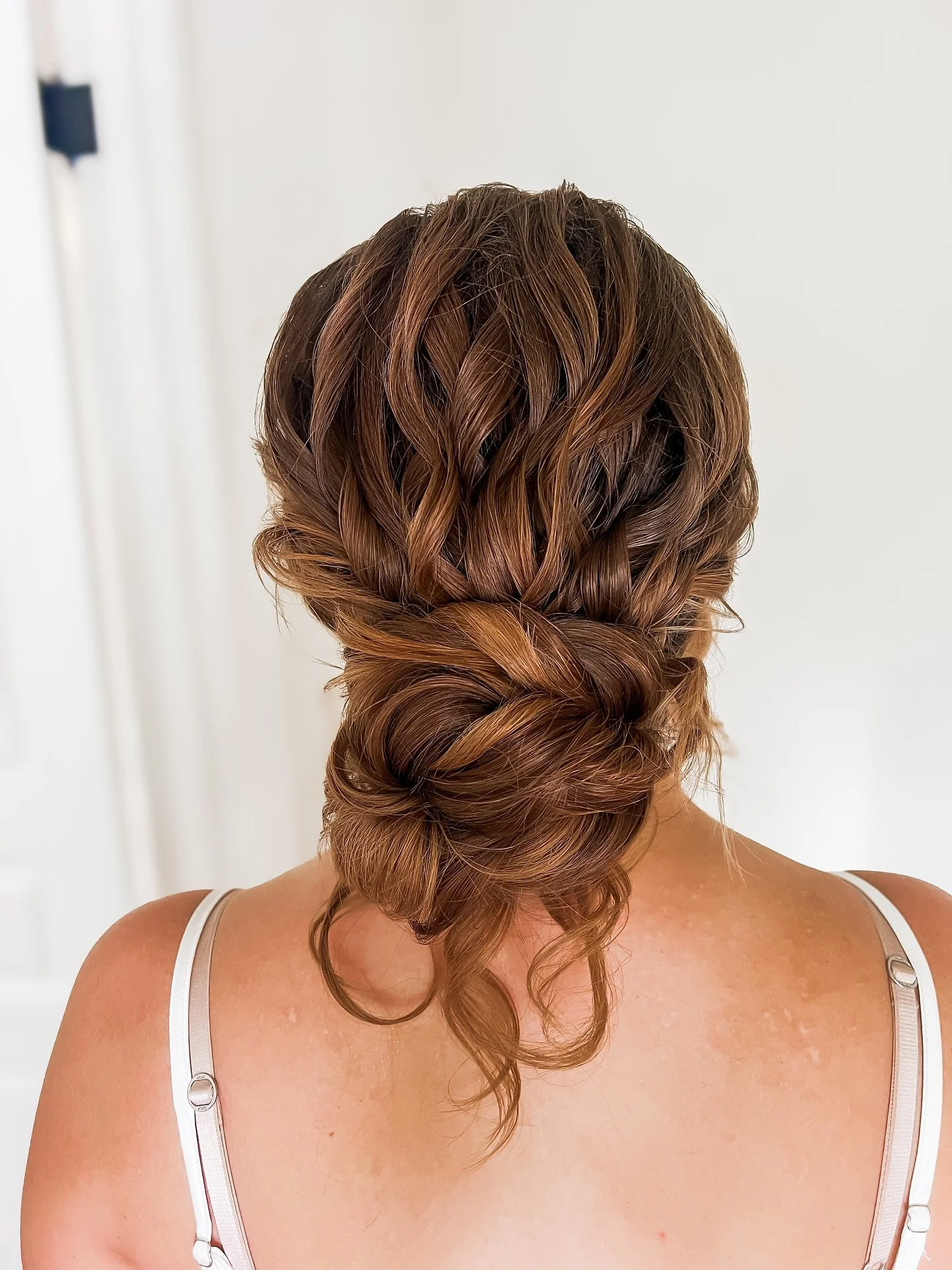 I couldn&rsquo;t wait to share this one. 😍 

Jean&rsquo;s textured bun was an absolute favorite this year! I learn the technique from @hairstylesby_charlotte during her masterclass! 

Lancaster Bridal Hair 
Lancaster Wedding
Boho Bridal Hair 
Textur