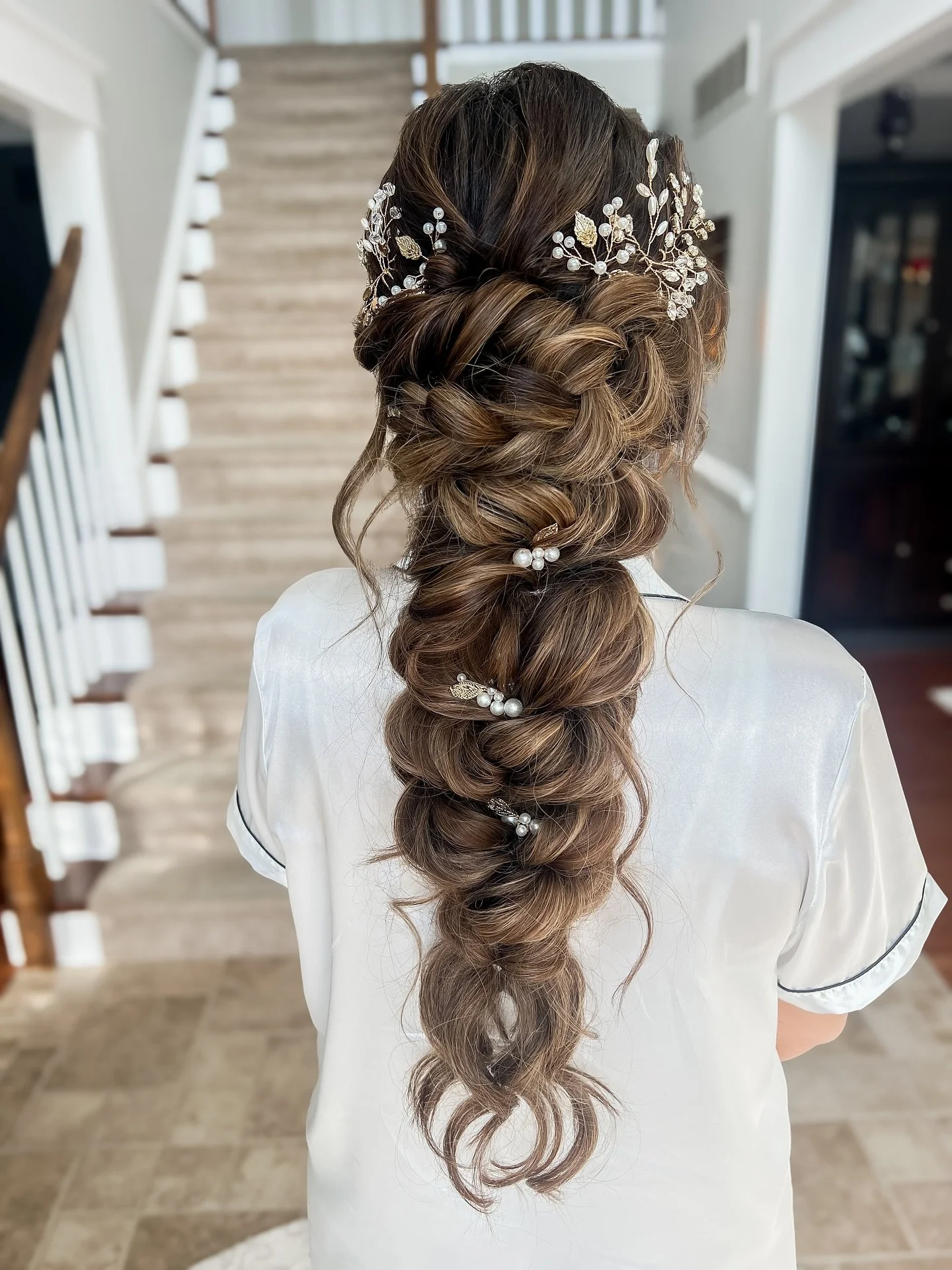 Still not over Megan&rsquo;s dreamy mermaid braid from this past weekend. 😍 

The perfect match for her enchanted forest wedding; romantic, slightly textured, and just the right amount of whimsy. 🌿

Lancaster Bridal Hair 
PA Hairstylist 
PA Wedding