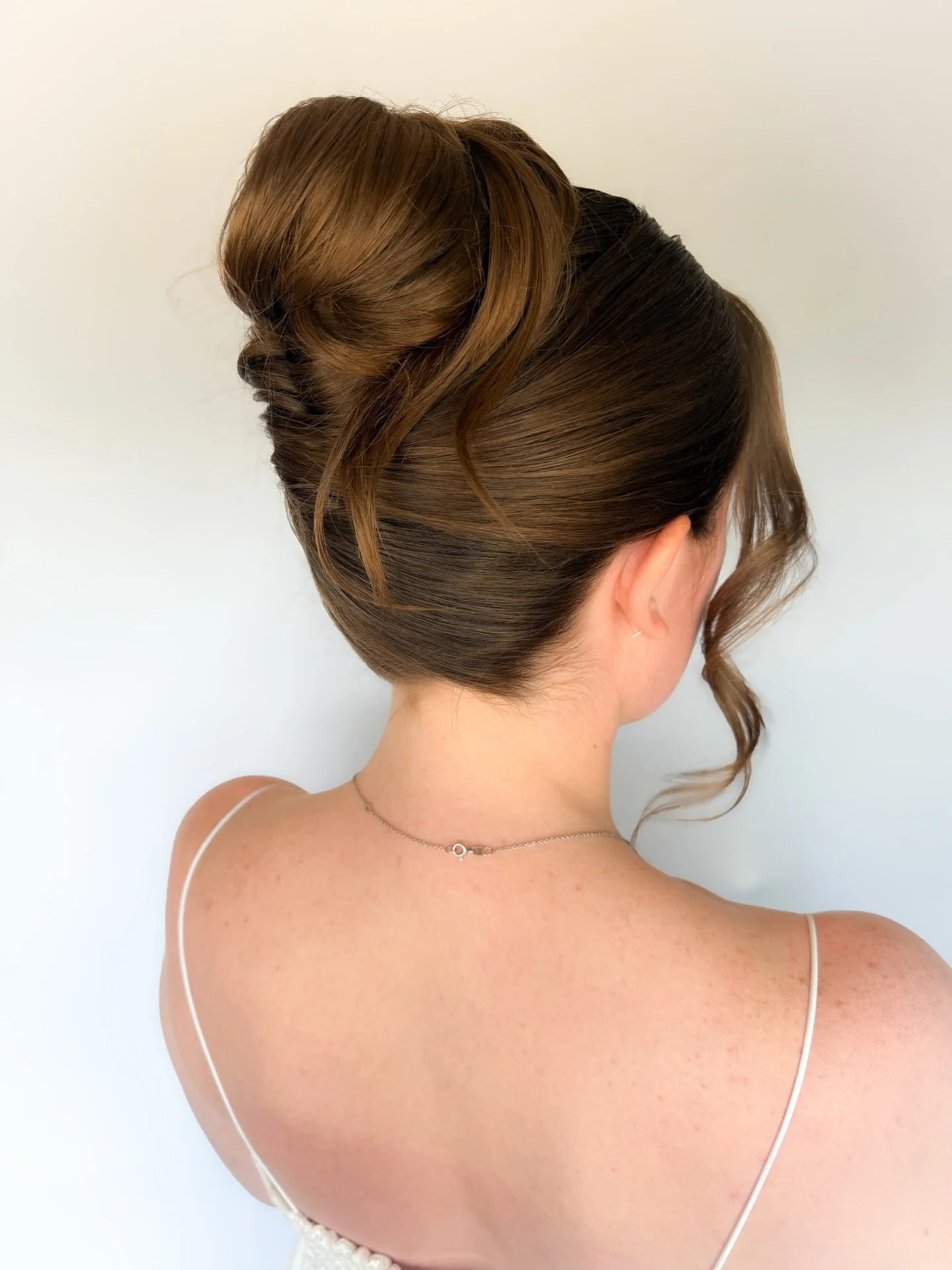 I heard clean styles are trending 😏 

Breaking my posting hiatus with a recent trial I was super proud of! 

Lancaster Bride
Lancaster Wedding
PA Brides 
PA Wedding
2027 Bride To Be