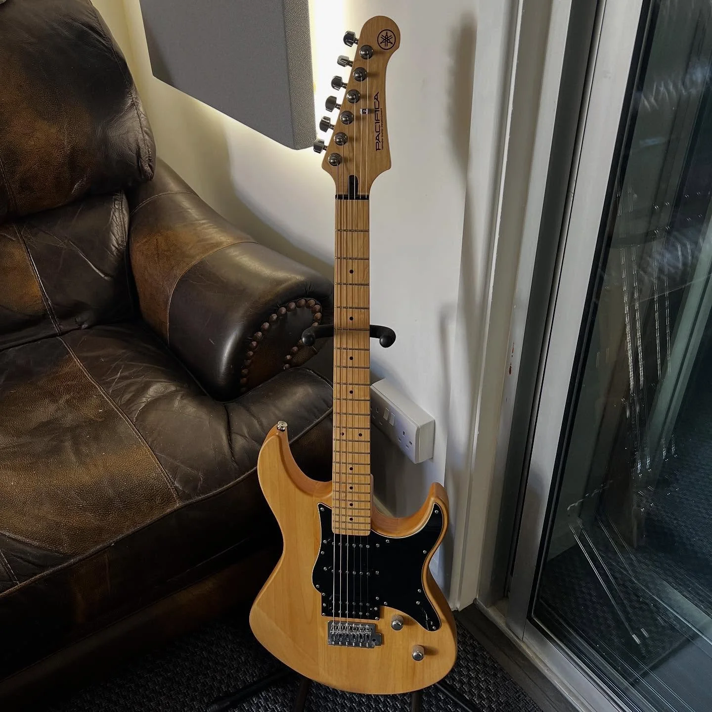 Picked up a few new toys for the studio!

I had a Yamaha Pacifica when I was a kid and regret getting rid of it so thought I&rsquo;d buy a new one!

#recordingstudios #homestudios #recording #mixingengineer #masteringengineer #littlepiggystudios