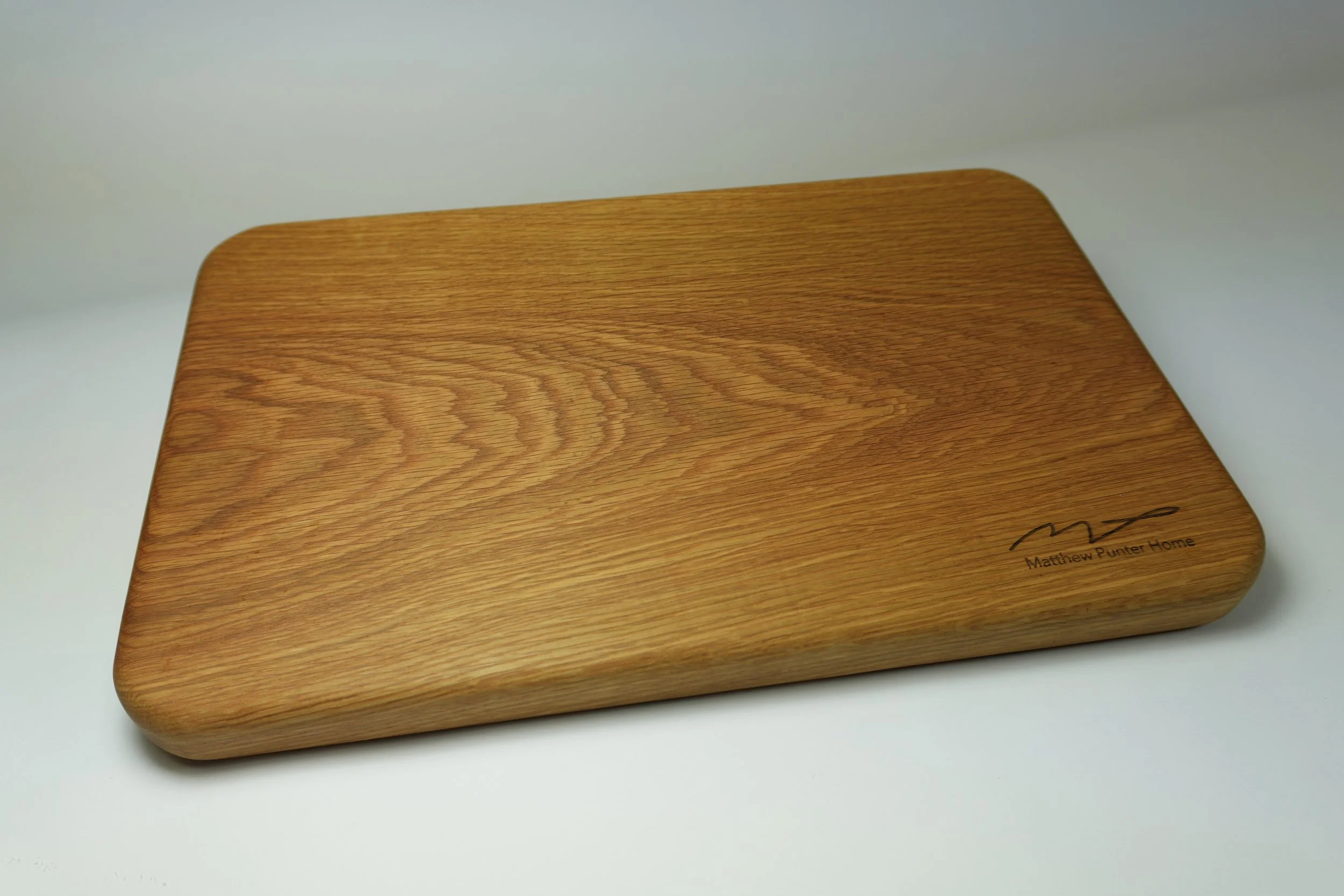 CHOP 04 – square oak chopping board