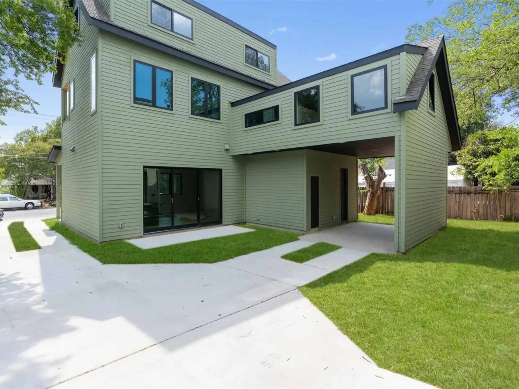 Downtown Austin custom home exterior by Atria Design and Build.