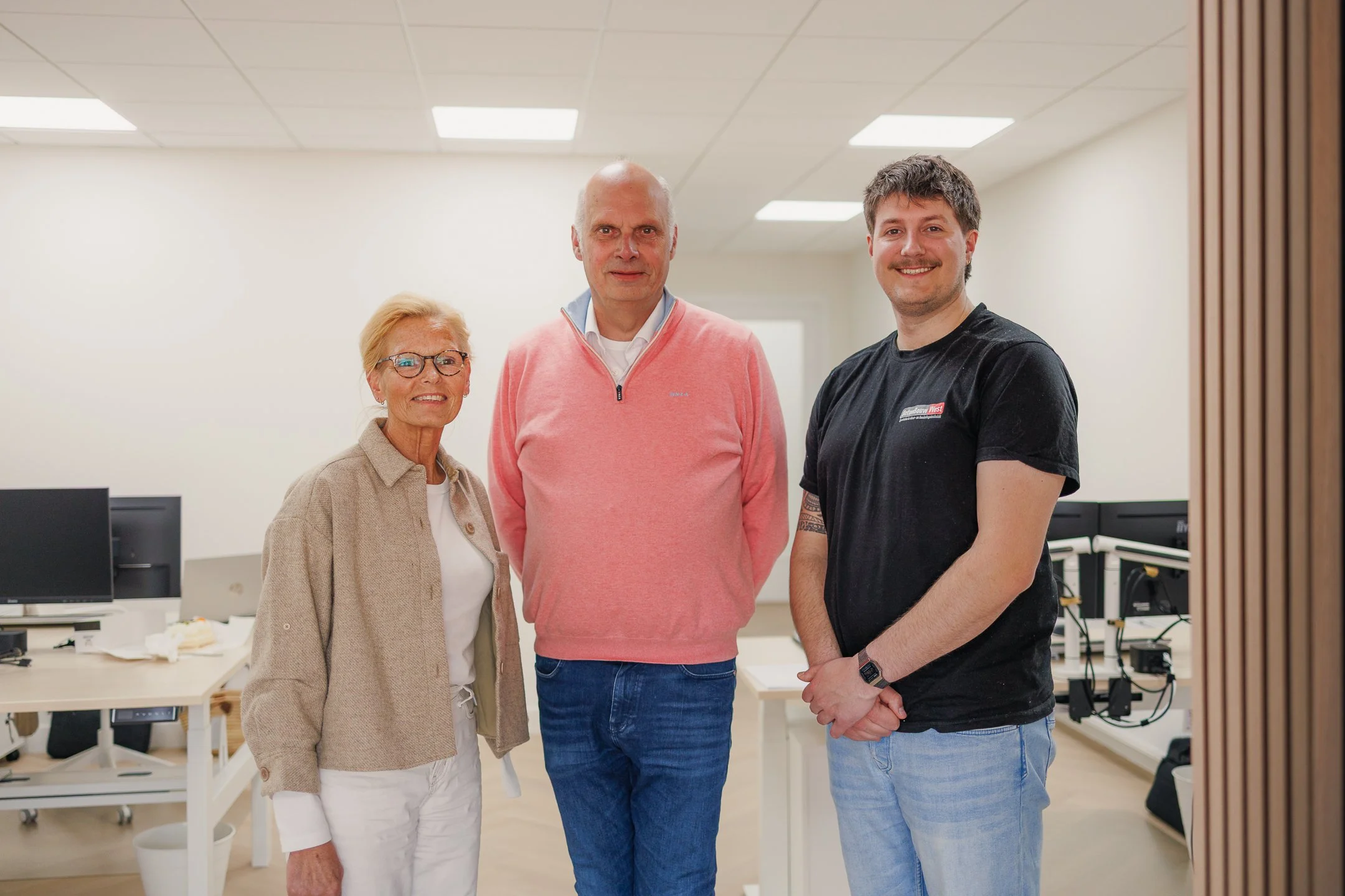 Ellen, Ruud en Lennart in het kantoor van BetonBouw West B.V.