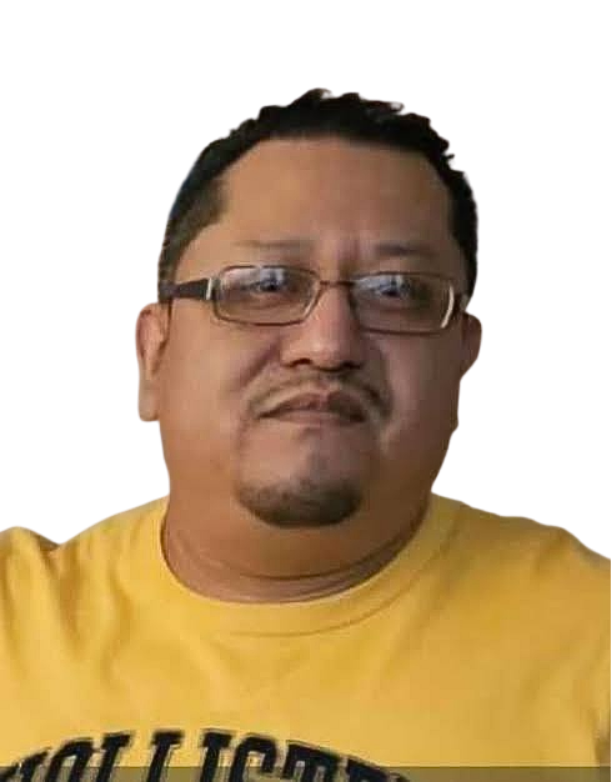 Source photograph of Edwin Jeovanny López Cornejo wearing glasses and a yellow shirt, used as the reference for his Papel Memoria portrait.