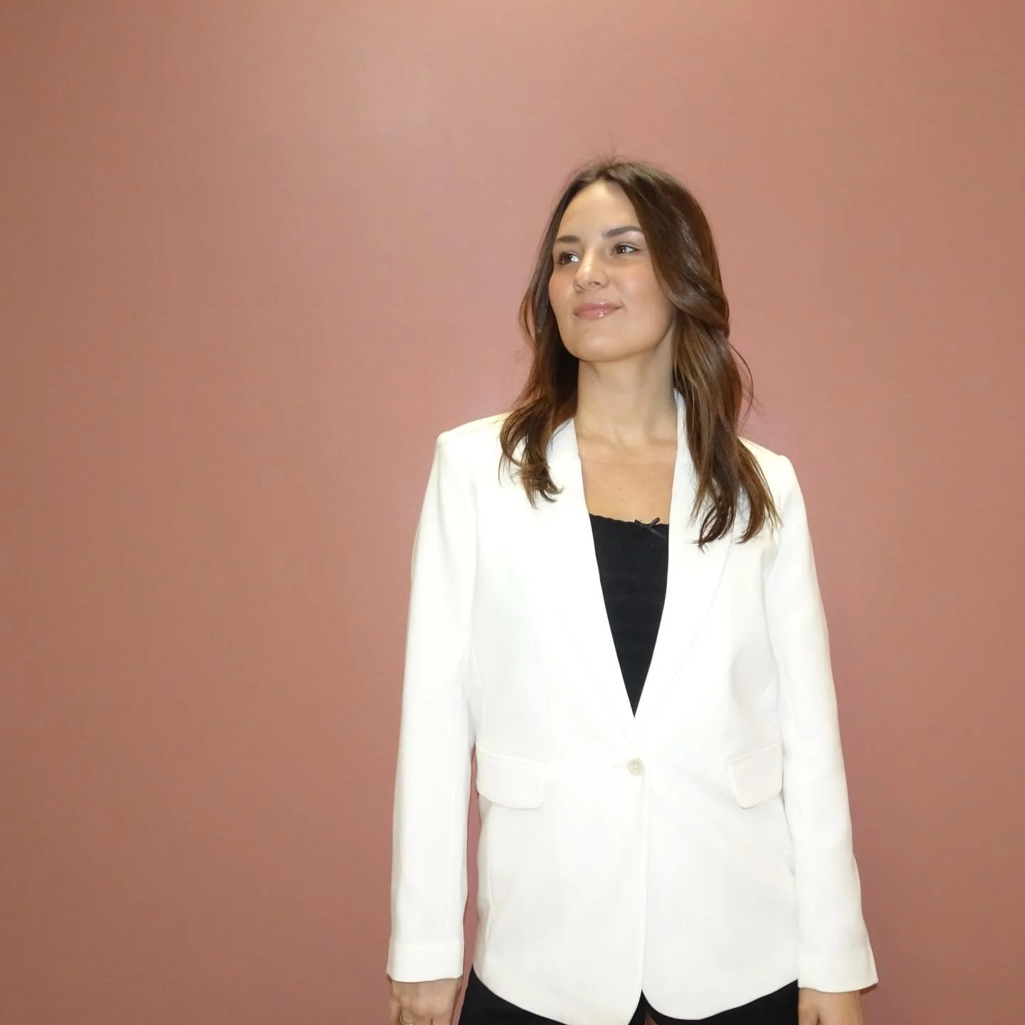 Hi, I&rsquo;m Tayler &mdash; the face behind SKNHABIT ✨
If you&rsquo;ve ever come to me asking &ldquo;what do I use for my skin?&rdquo;&hellip; this space was built for you.

I&rsquo;ve always believed good skin comes from simple, intentional habits 