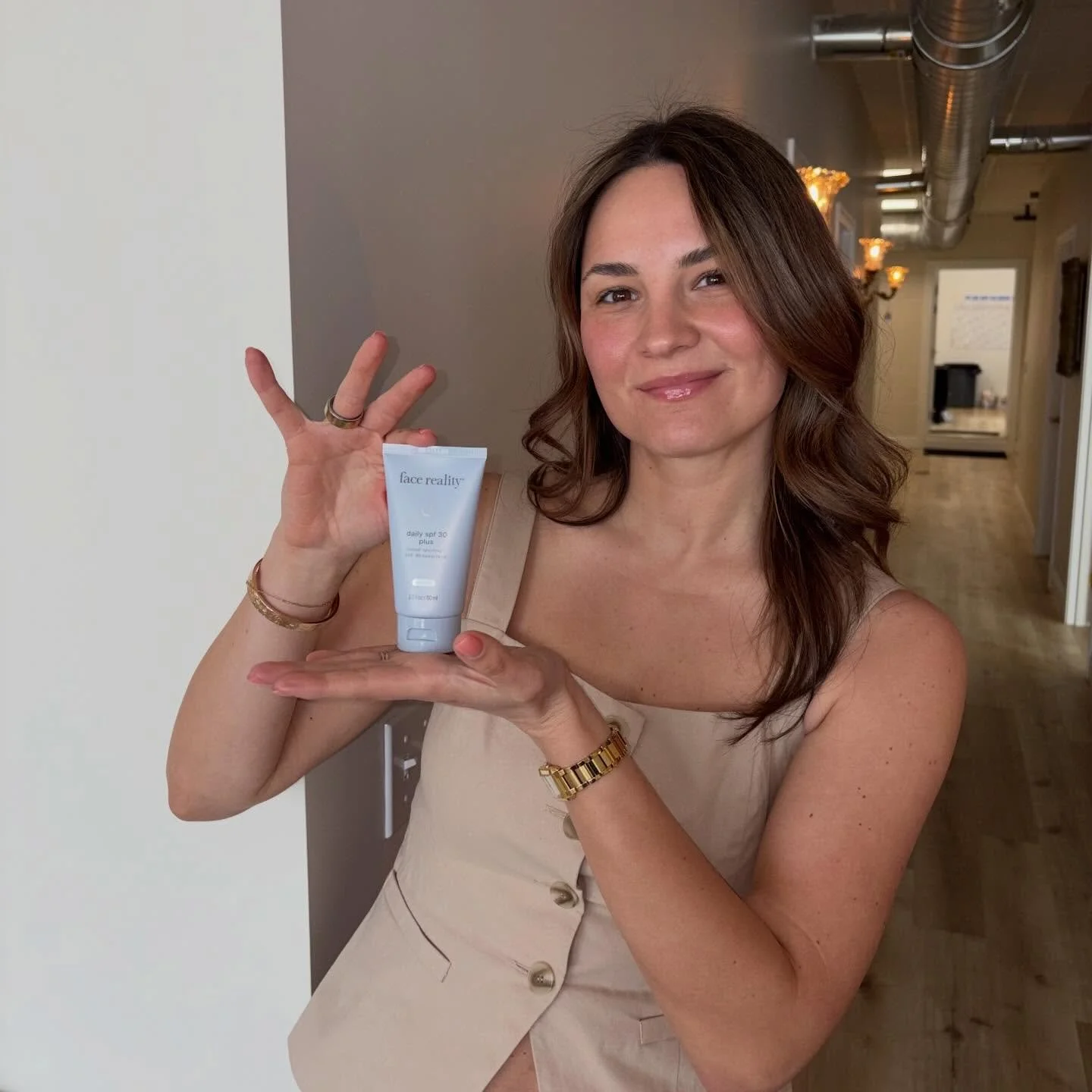 Sunscreen is one of the most important steps in any skincare routine. It helps protects against premature aging, hyperpigmentation, + damage caused by daily sun exposure (even on cloudy days). 

One of our favorites is @facerealityskincare Daily SPF 