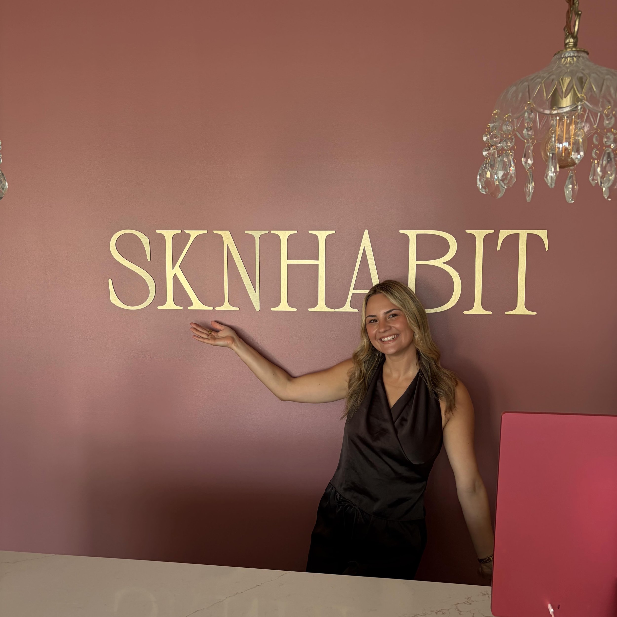 Just a little appreciation post for this space + everyone who has trusted us with their skin. 🥹🤍 I love what SKNHABIT is becoming and feel so lucky that I get to keep building it with all of you 🫶🏼