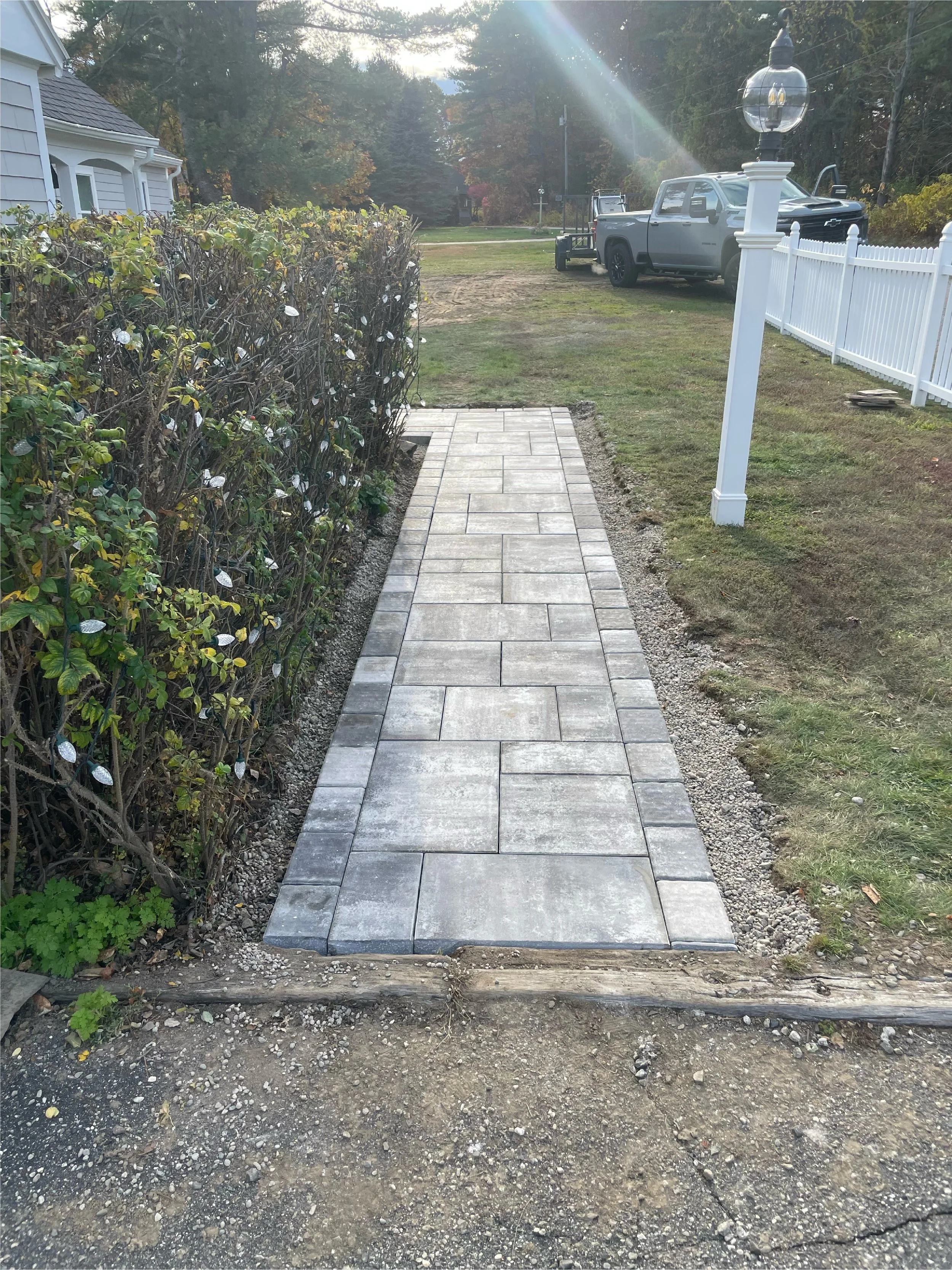 the-englishmen-mansory-patios-pathways-beach-cottage-pathway.jpg