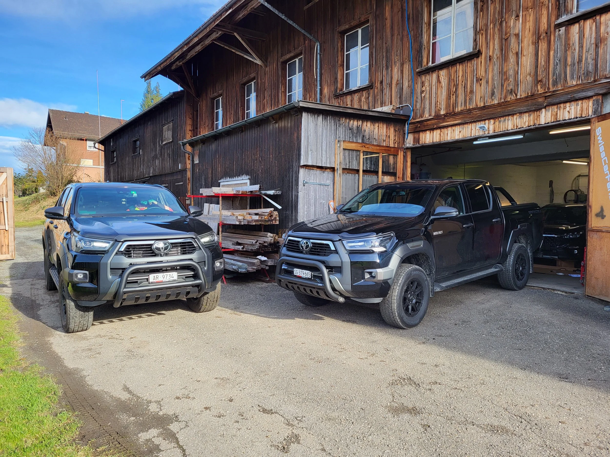 Hilux Invincible 230PS