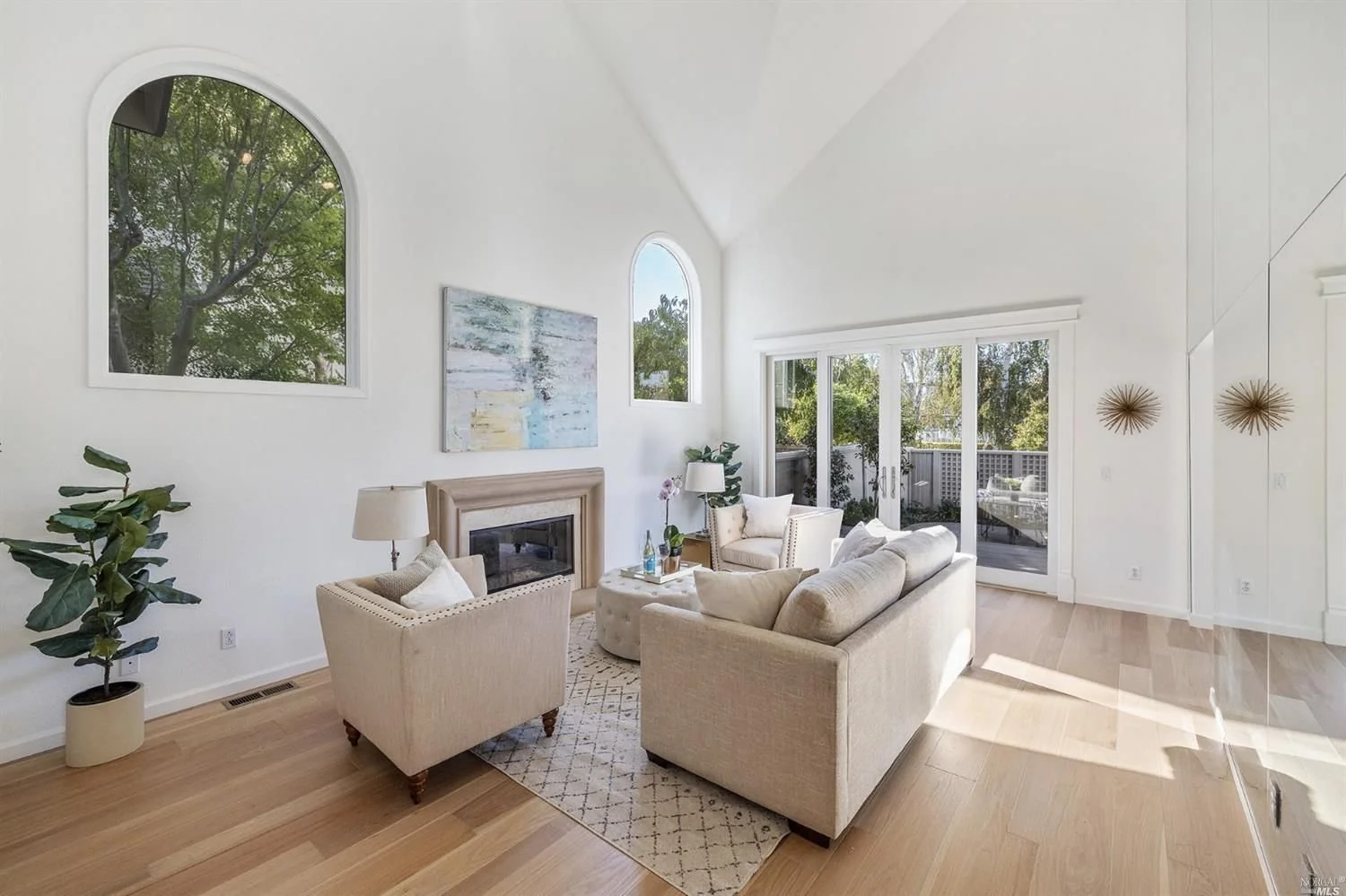 9 Elizabeth Cir Greenbrae, CA 94904