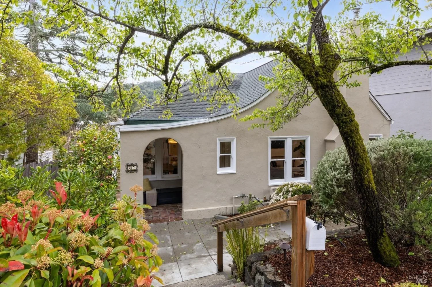 27 Rutherford Ave, San Anselmo