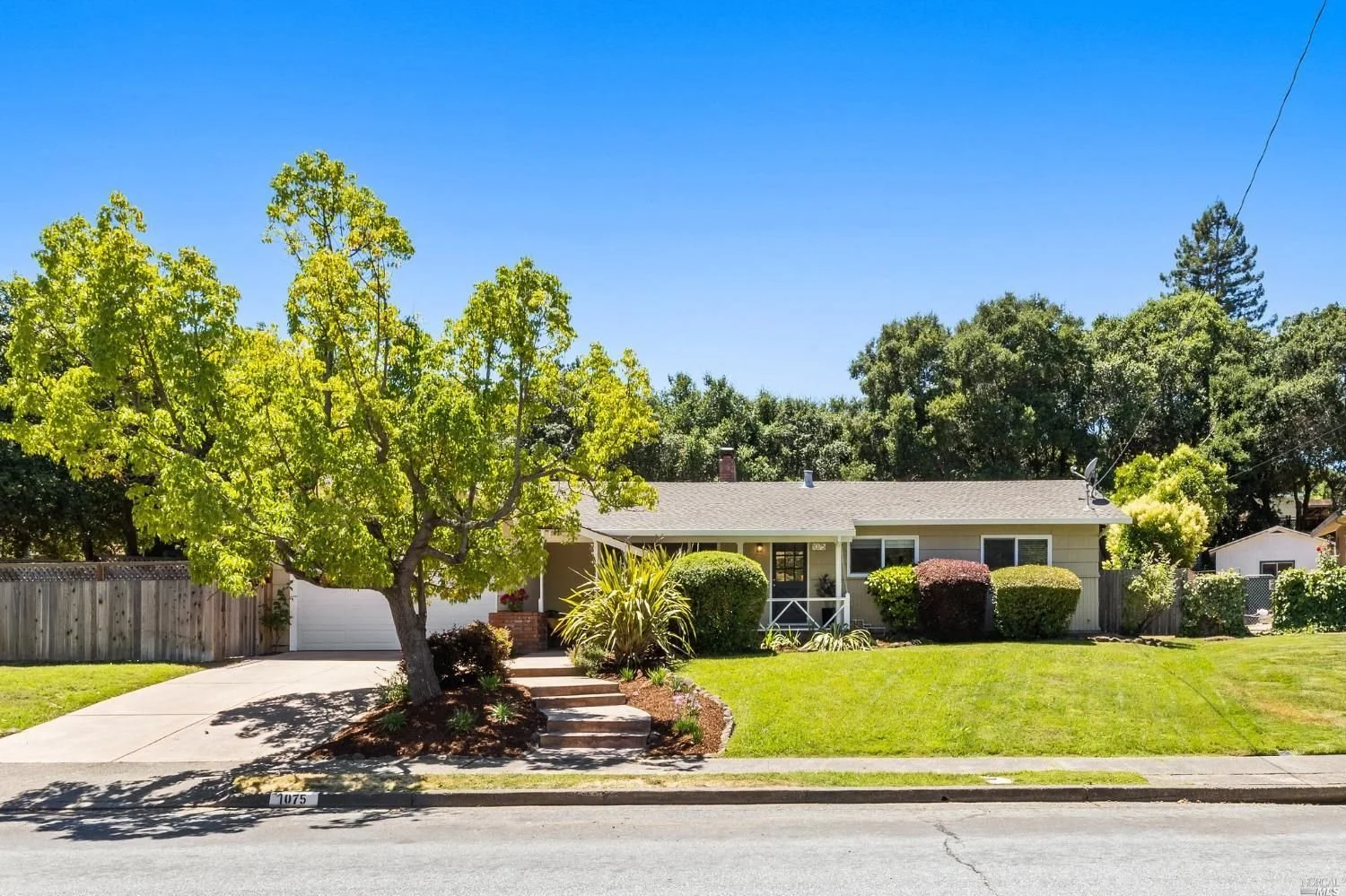 1075 Cambridge St, Novato, CA 94947