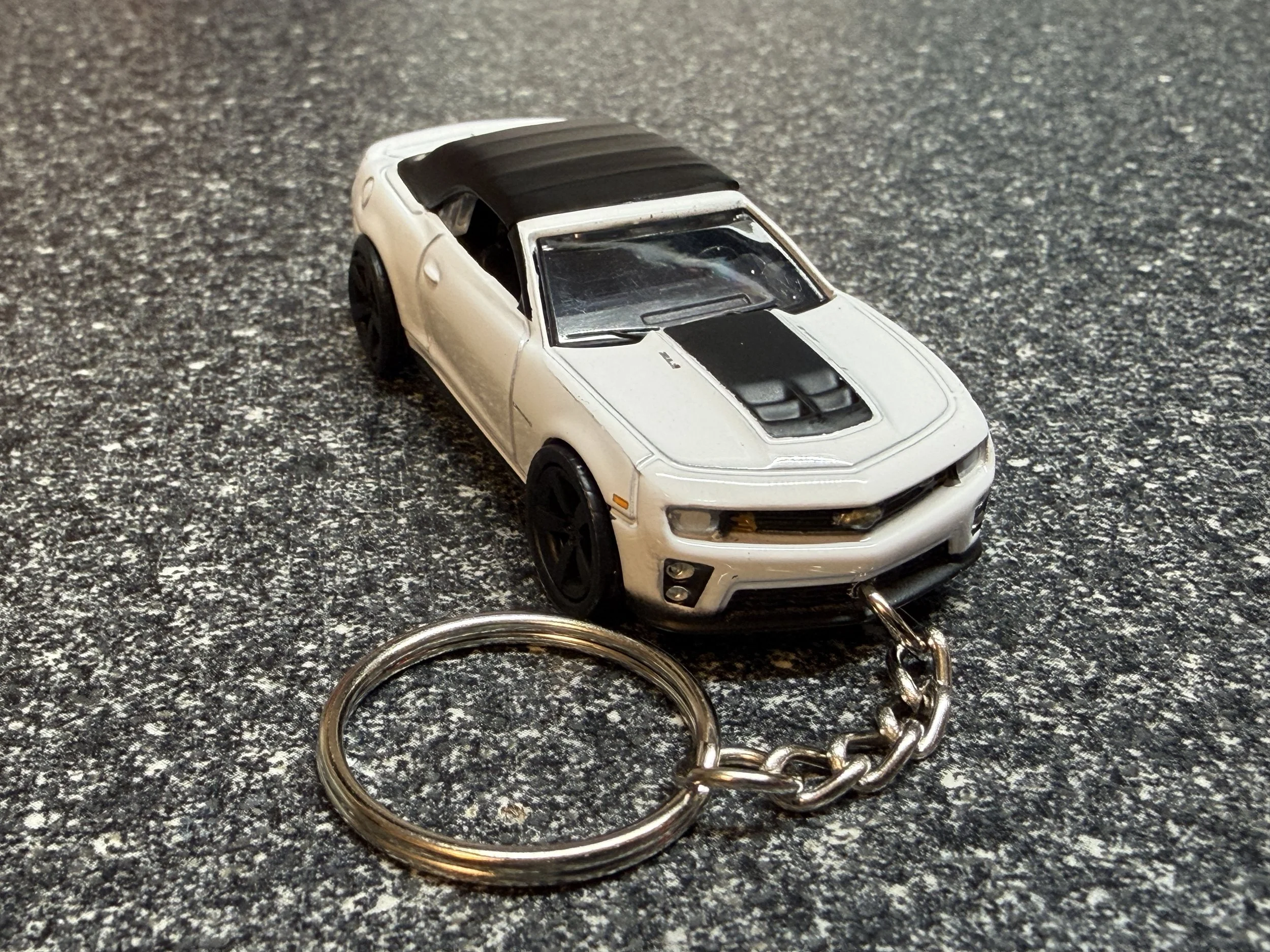 2013 Chevy Camaro ZL1 Keychain White Convertible Hot Wheels Matchbox