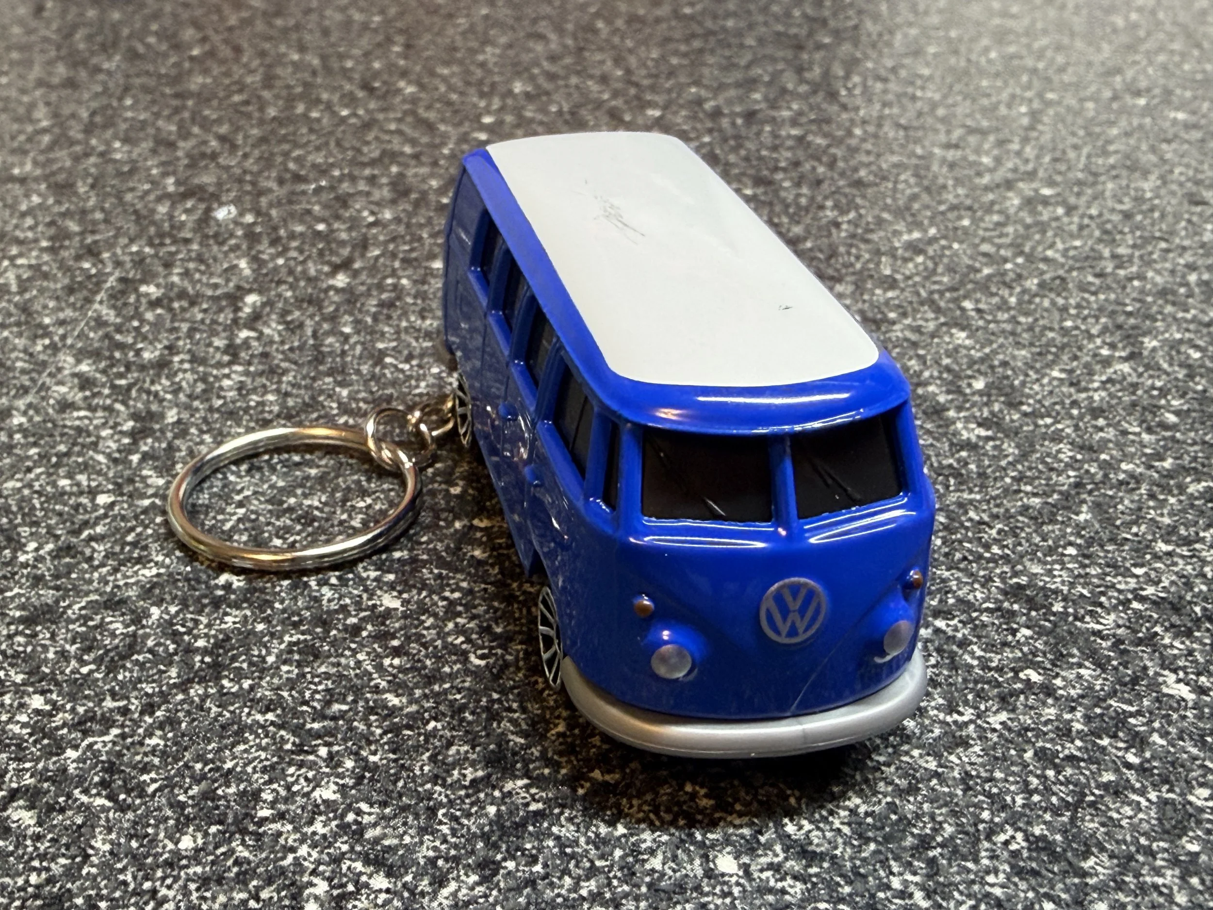 Van Camper Bus Blue Keychain Matchbox Hot Wheels T1