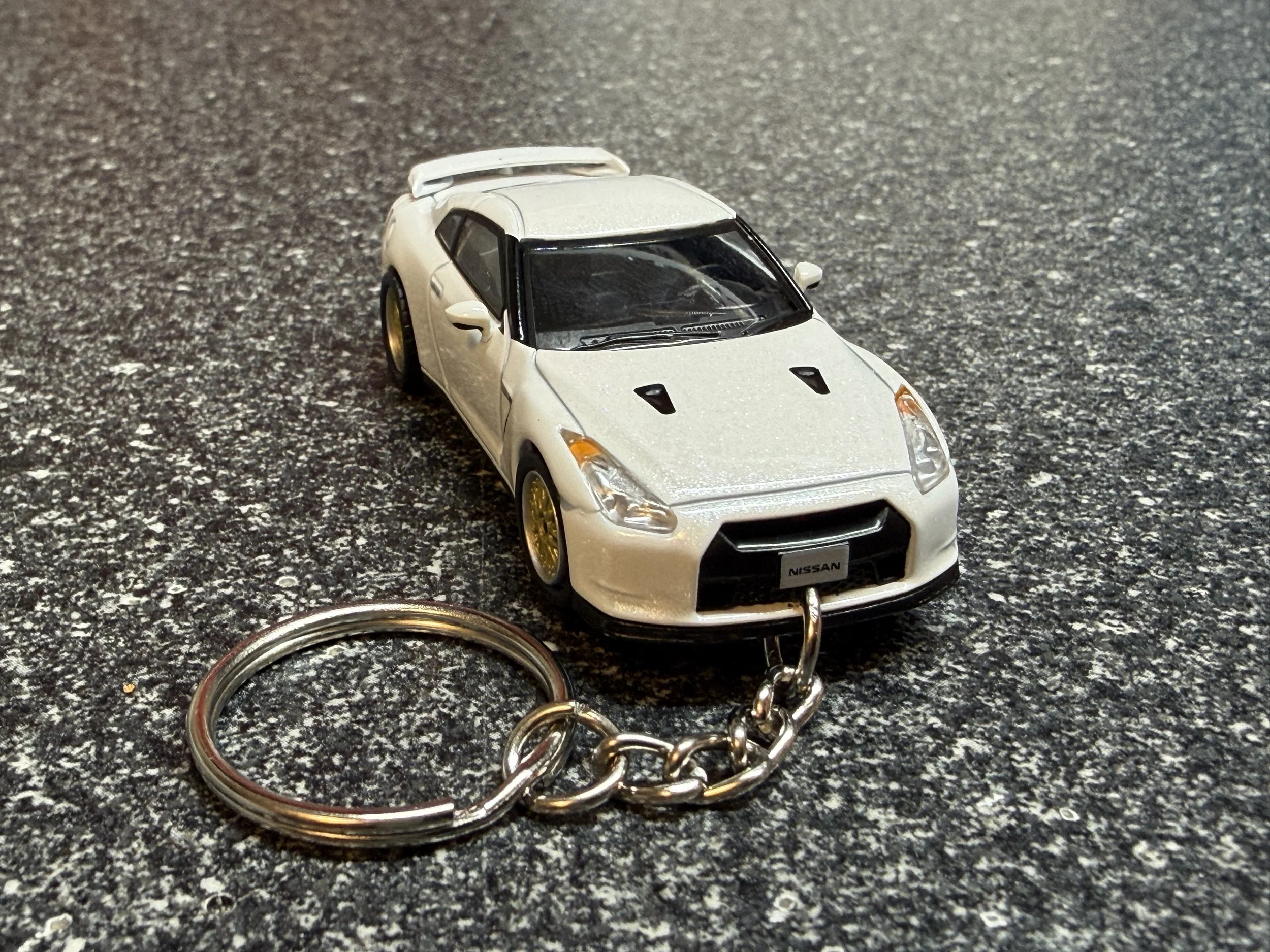 Nissan GT-R GT3 Keychain R35 White Hot Wheels Matchbox