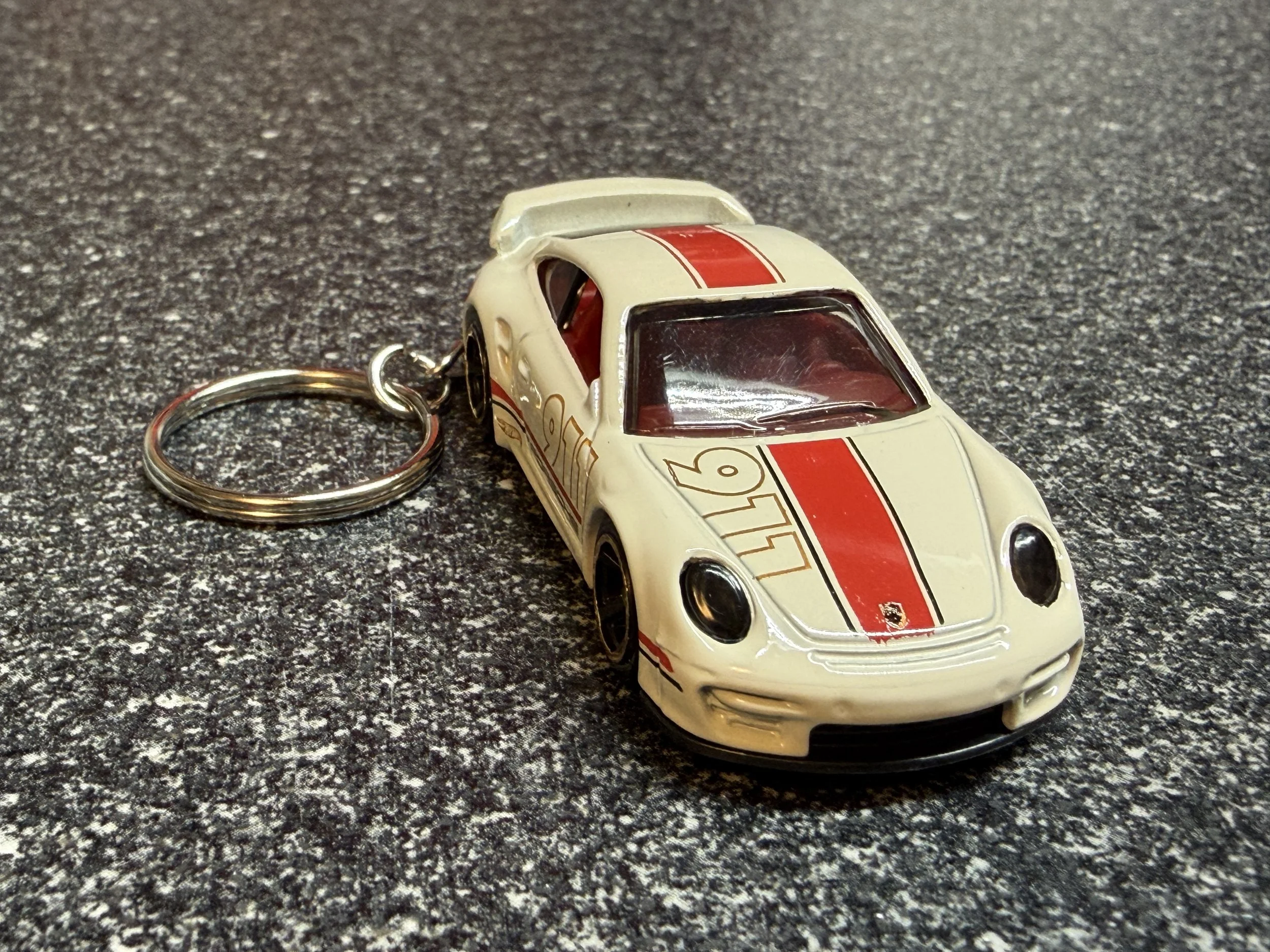 Porsche 911 997 GT2 Keychain Off White Beige Hot Wheels Matchbox