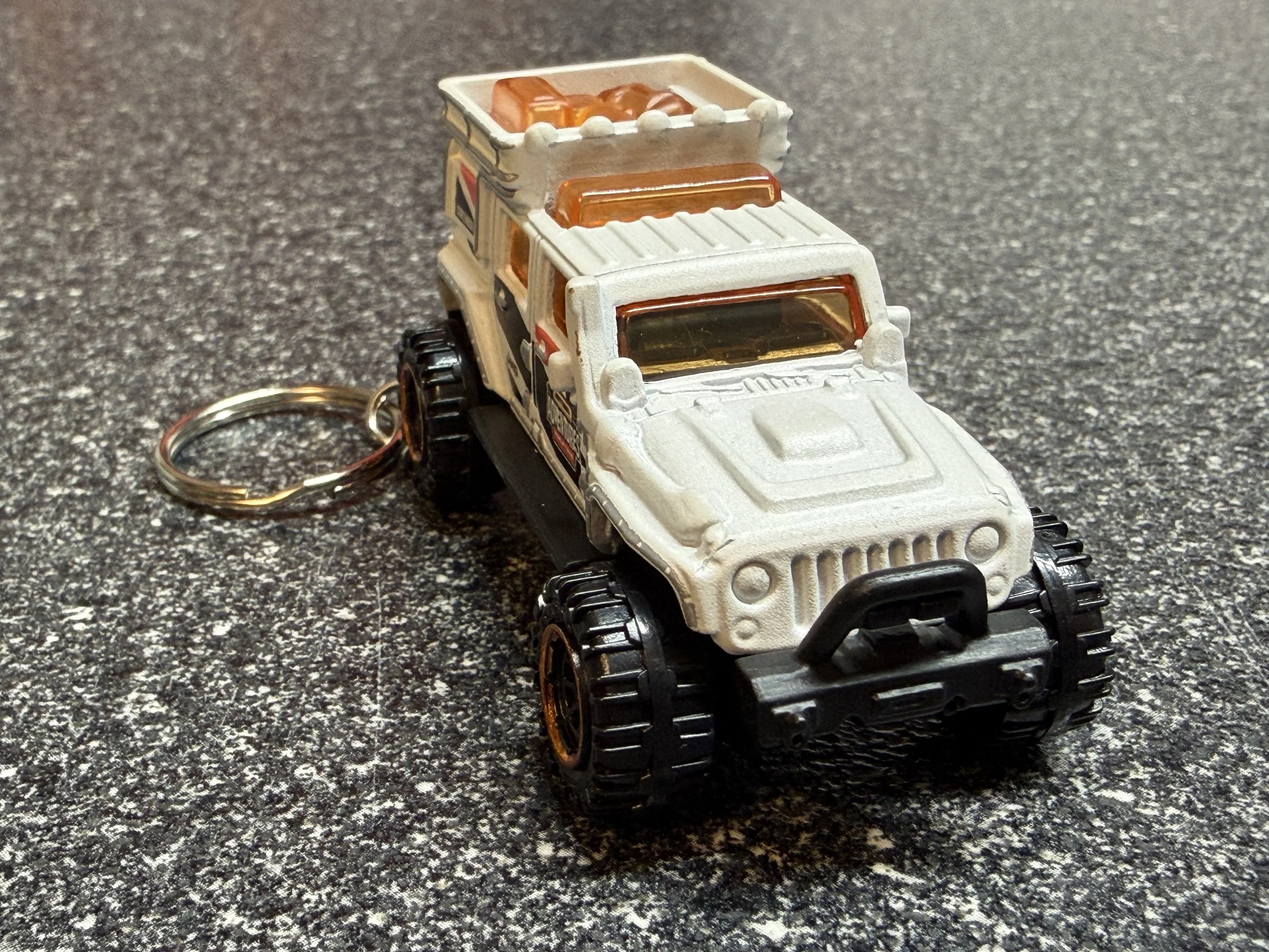 Jeep Wrangler Unlimited White Keychain Matchbox Hot Wheels