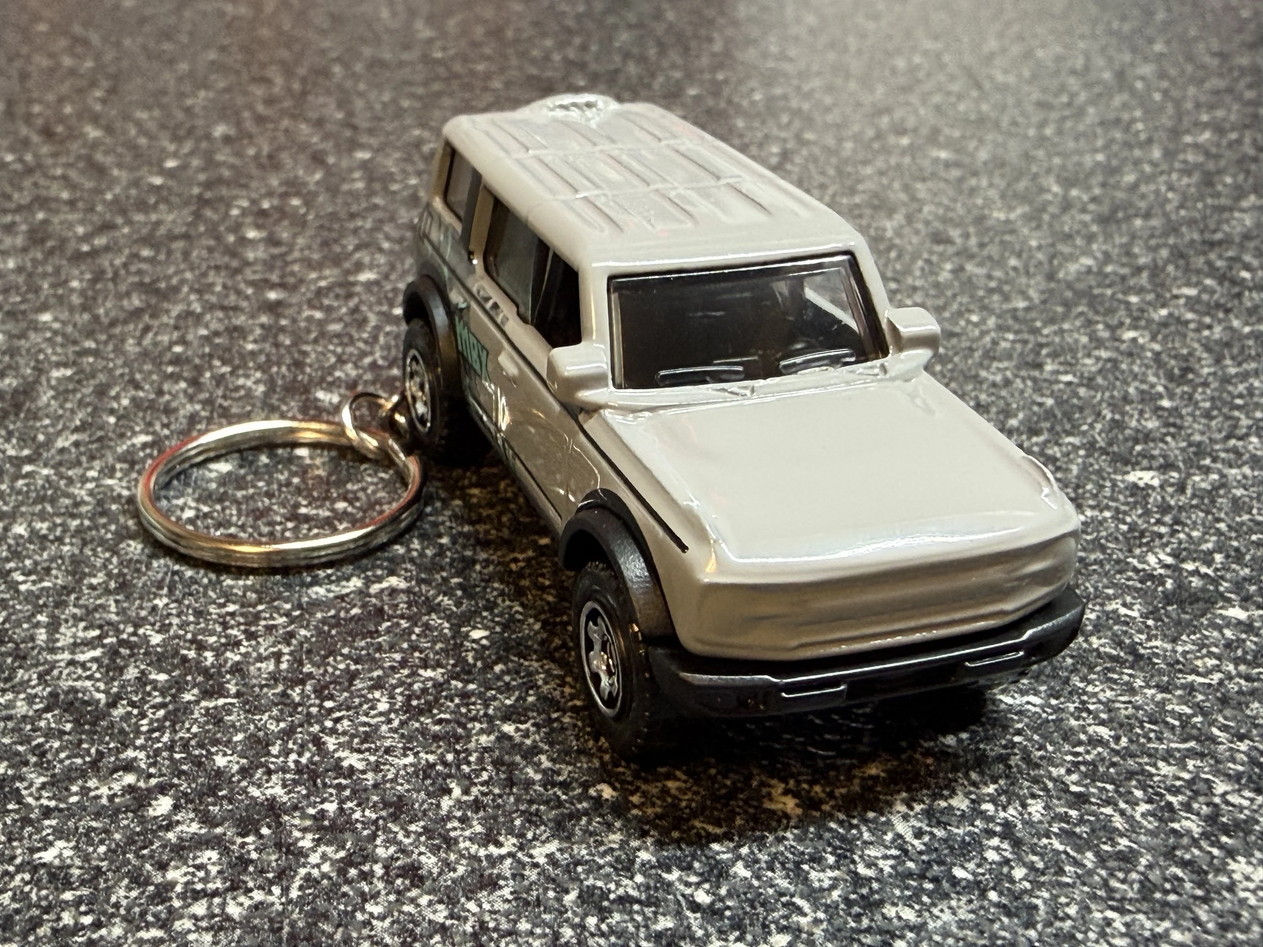 Bronco 4 Door Keychain Like Avalanche Gray Matchbox Hot Wheels
