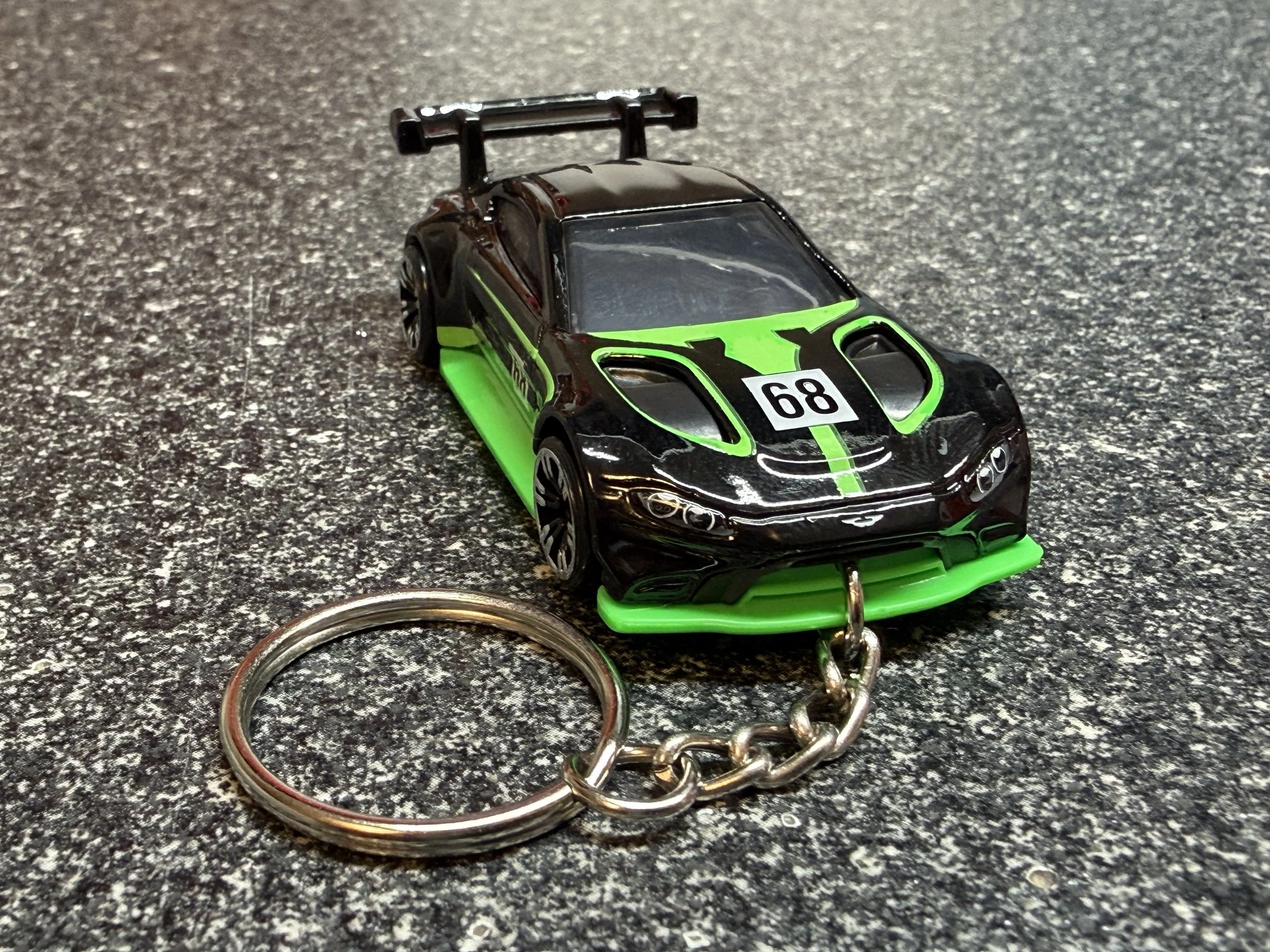 2024 Aston Martin Vantage Keychain Black Hot Wheels Matchbox GT3