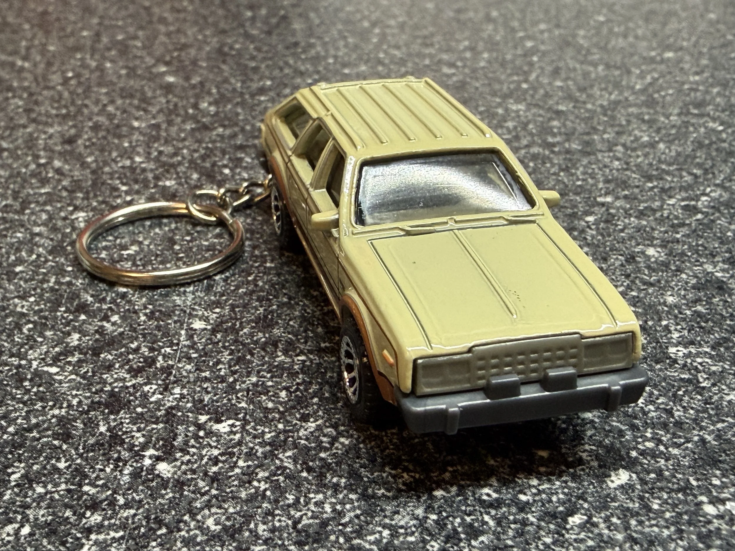 1980 AMC Eagle SUV 4x4 Keychain Yellow Matchbox Hot Wheels