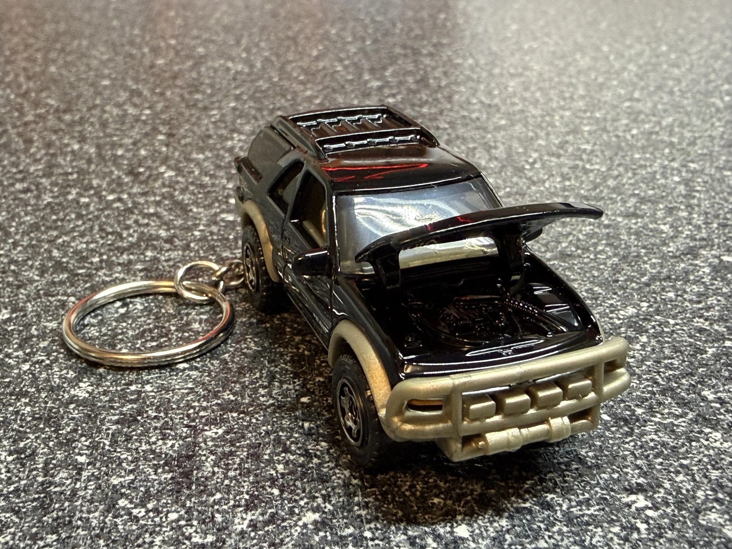 S-10 Blazer Zr2 Keychain Black Car Hot Wheels Matchbox 2002