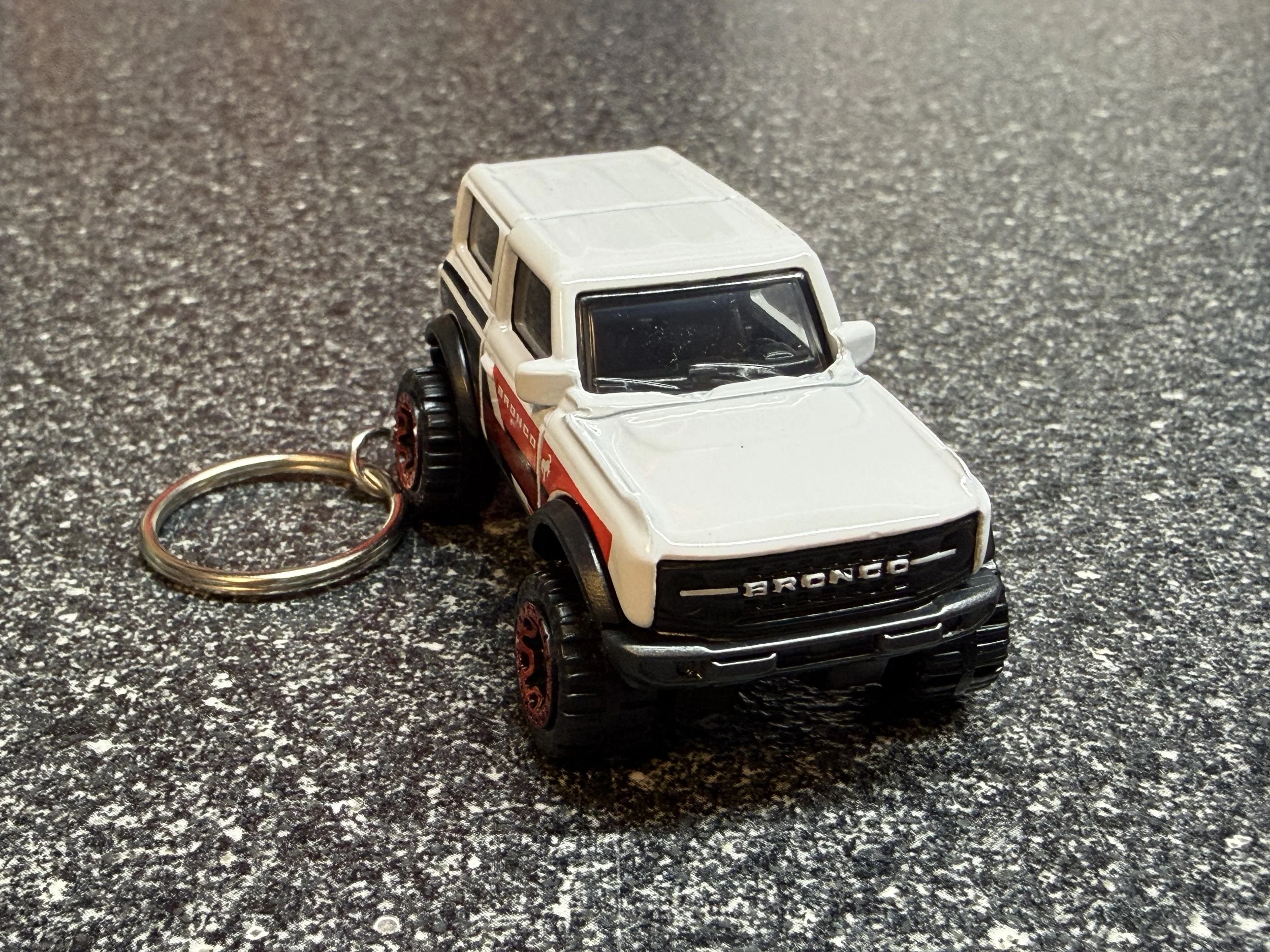Bronco 2 Door White Matchbox Hot Wheels Diecast