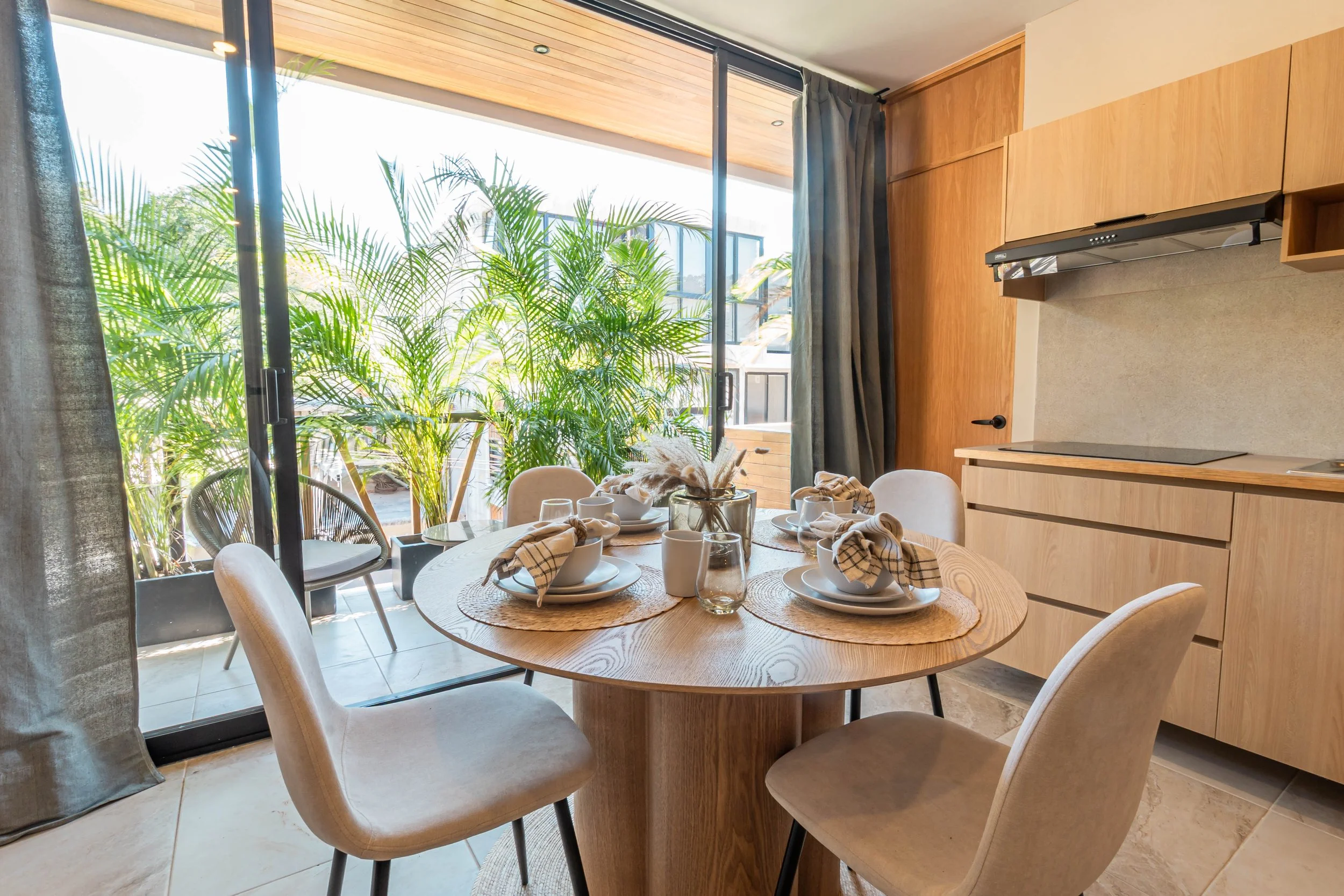 comedor-decoracion-interior-renta-airbnb-huatulco.jpg