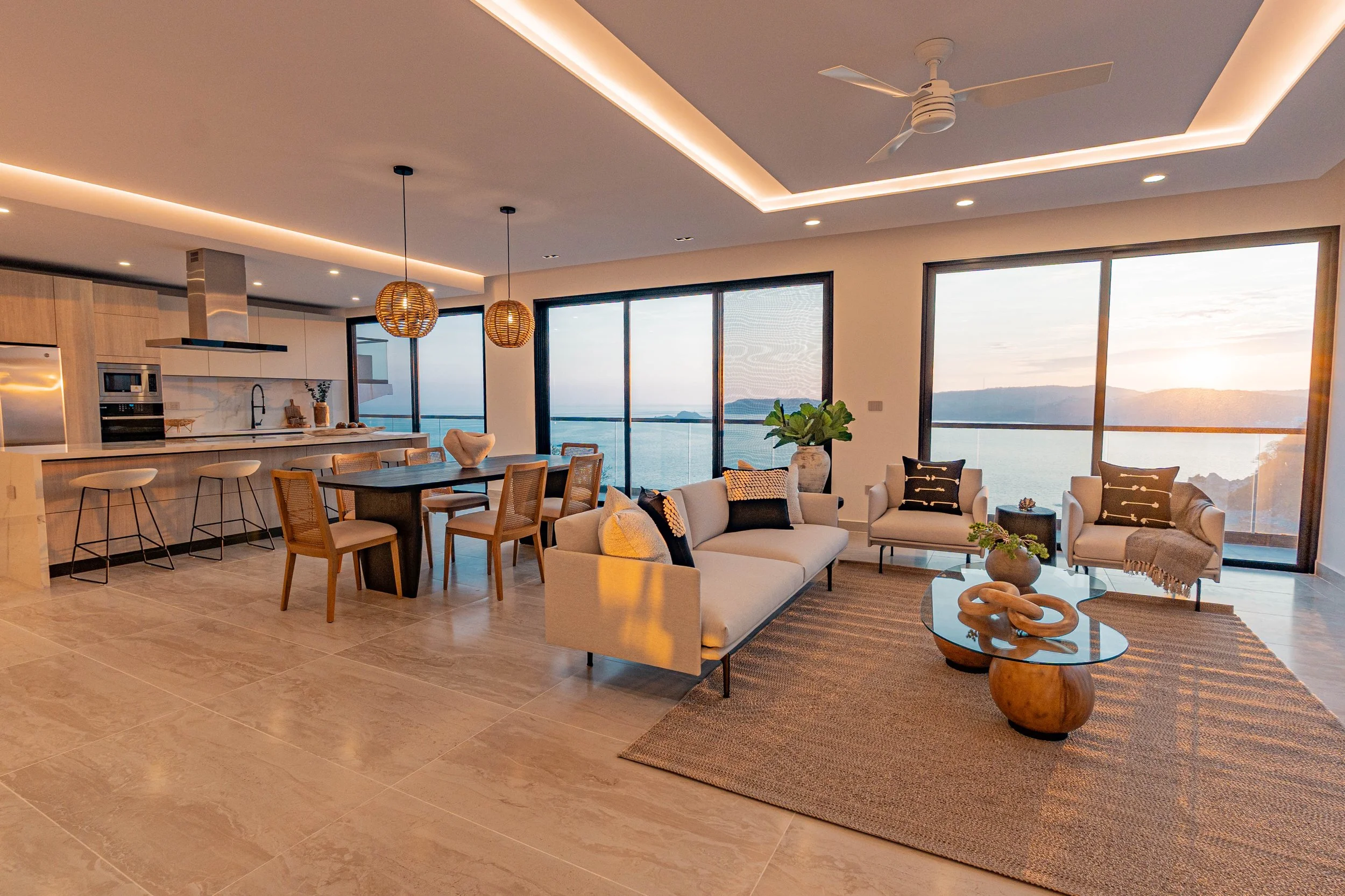 comedor-panoramico-vista-al-mar-airbnb-huatulco.jpg