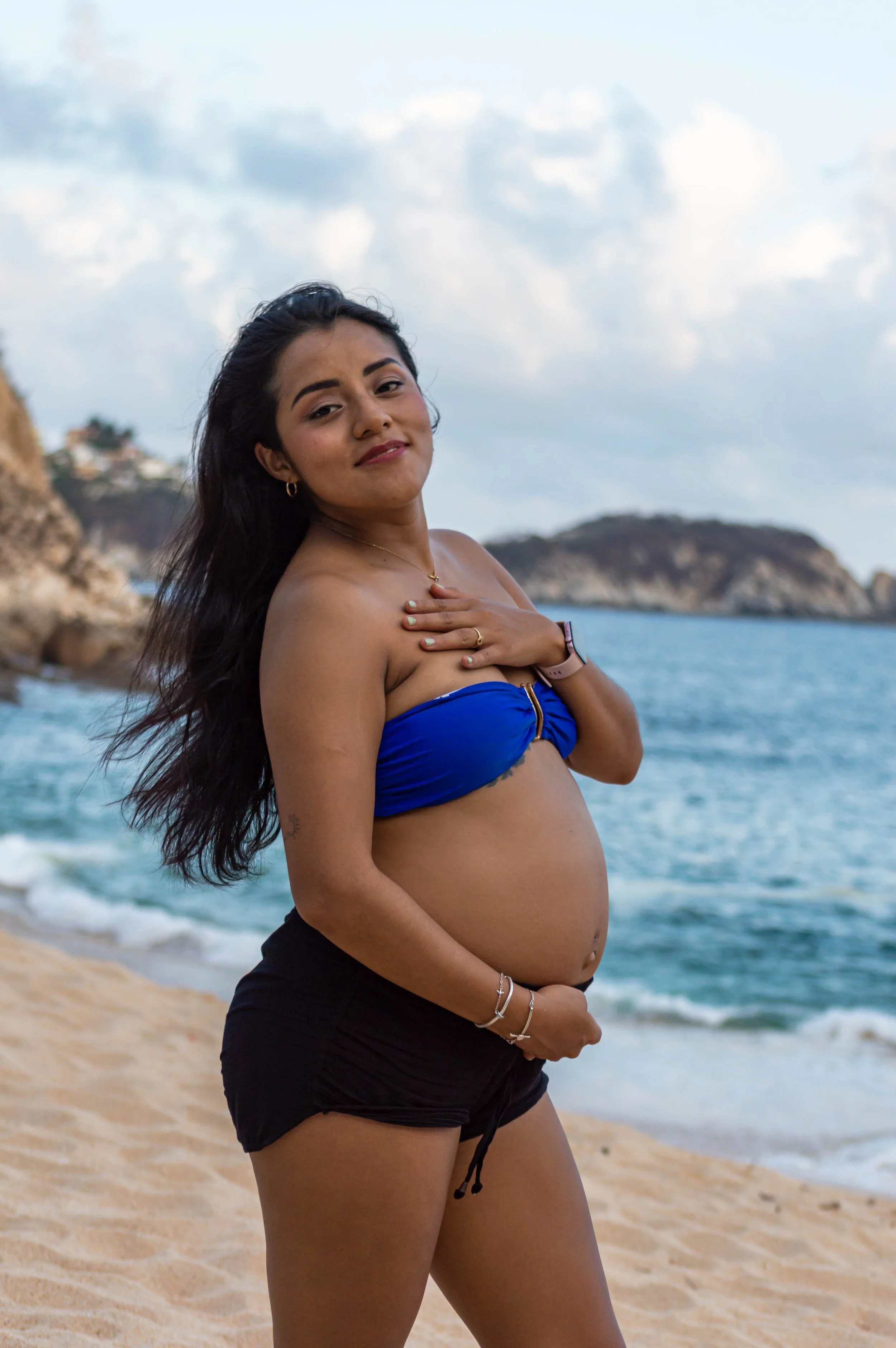 sesion-maternidad-embarazada-playa-huatulco.jpg