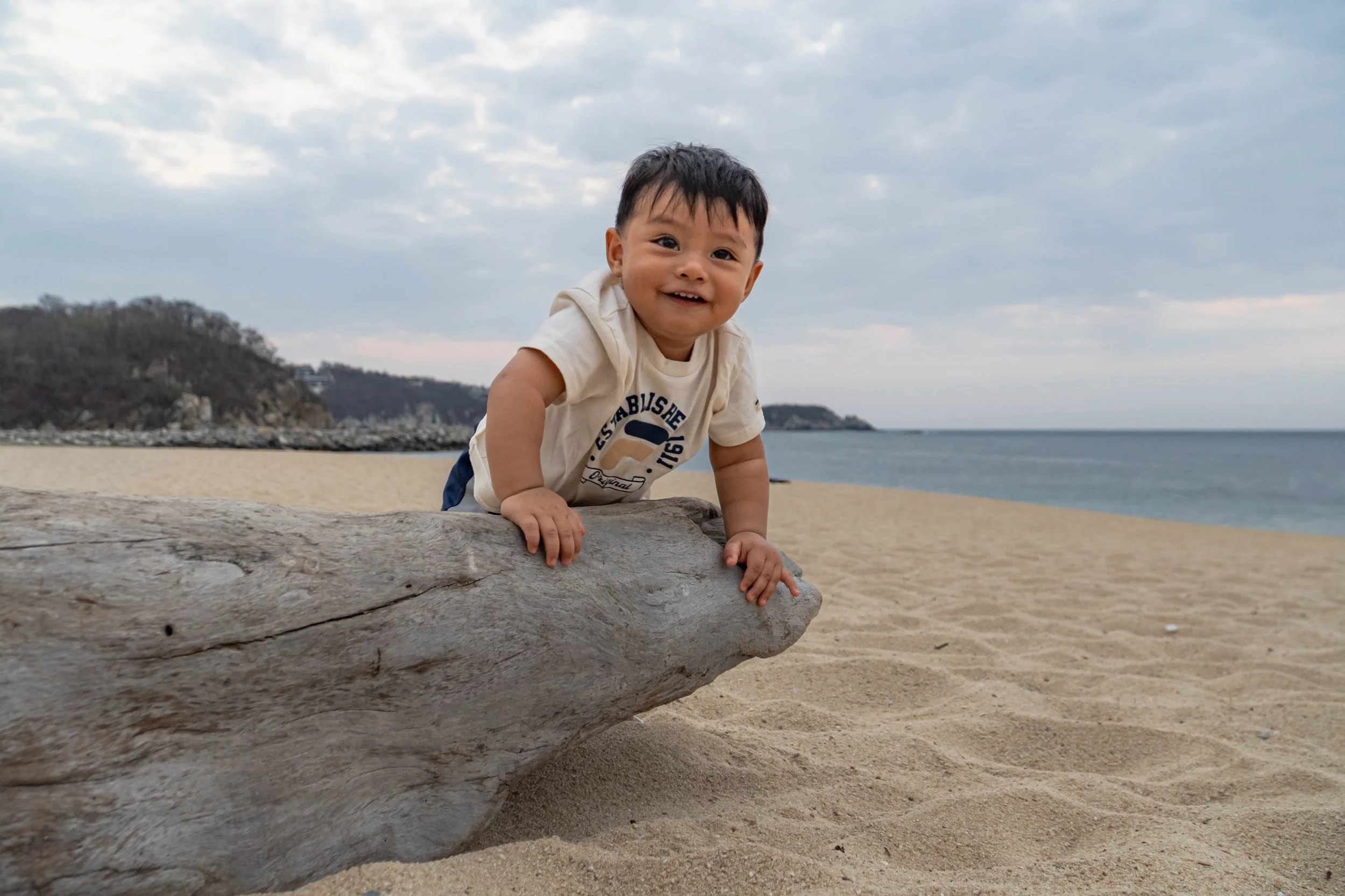 fotos-de-bebes-en-la-playa-huatulco.jpg
